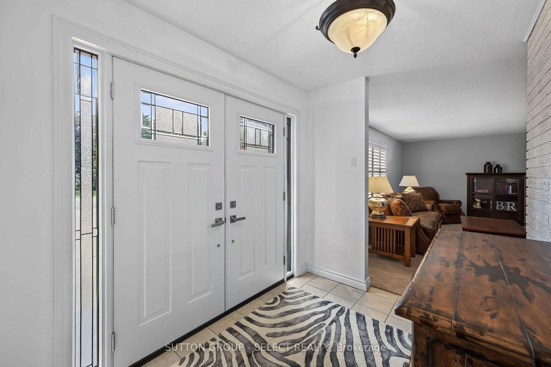 Photo 4 of 14 Northcrest Drive, London, North B — HOMEH
