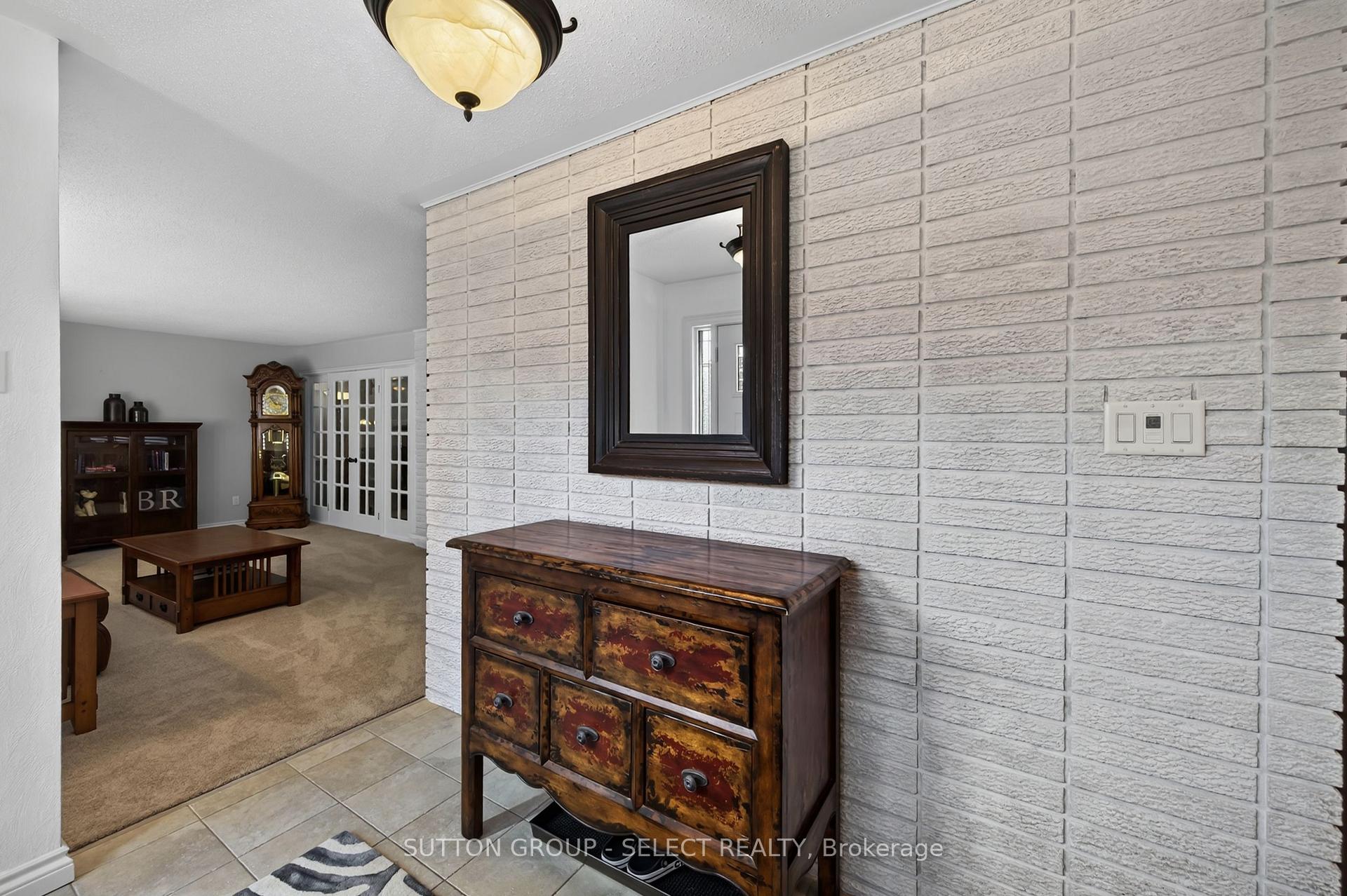 Photo 5 of 14 Northcrest Drive, London, North B — HOMEH