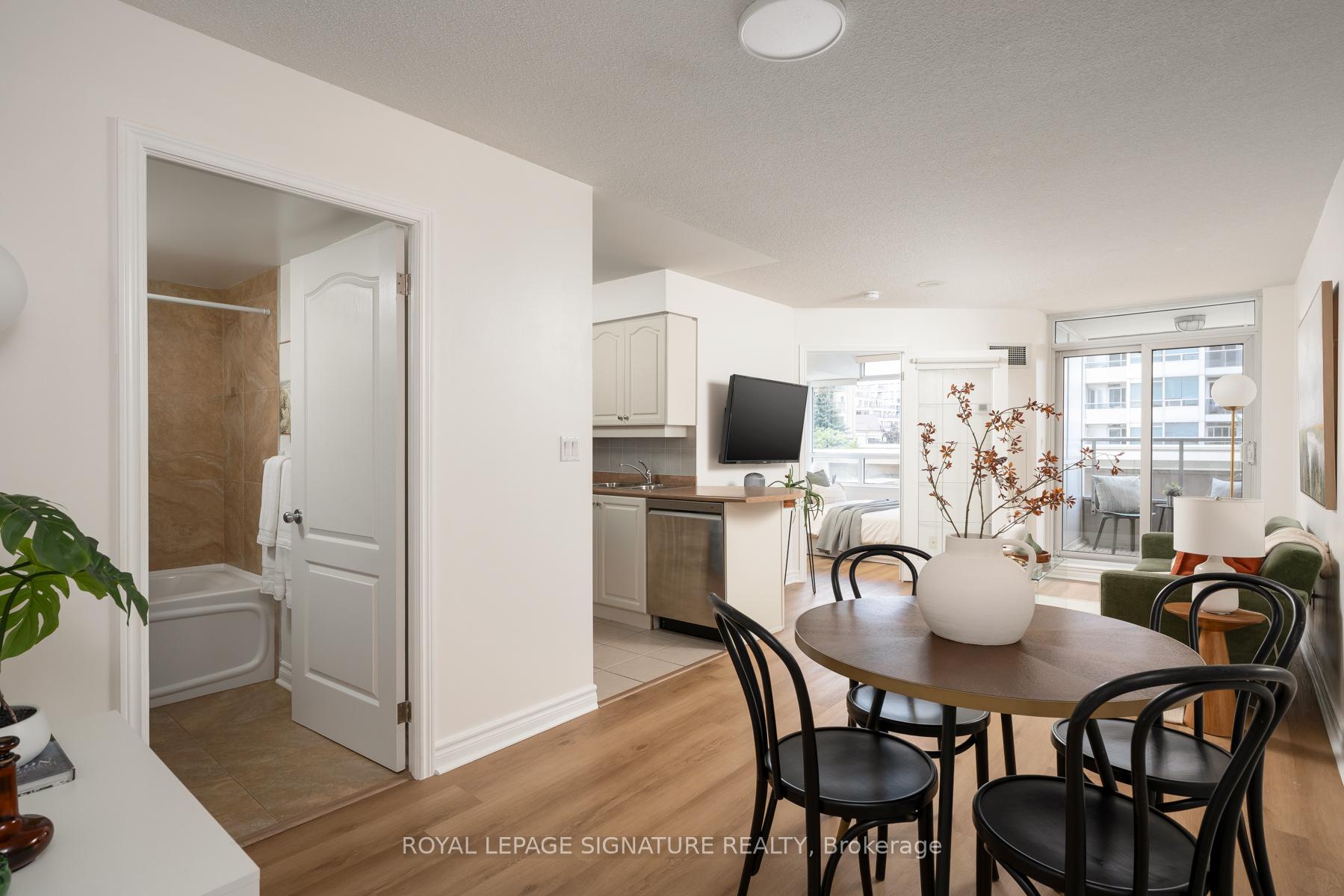 Photo 2 of Unit 306, 2 Rean Drive, North York, Bayview Village — HOMEH