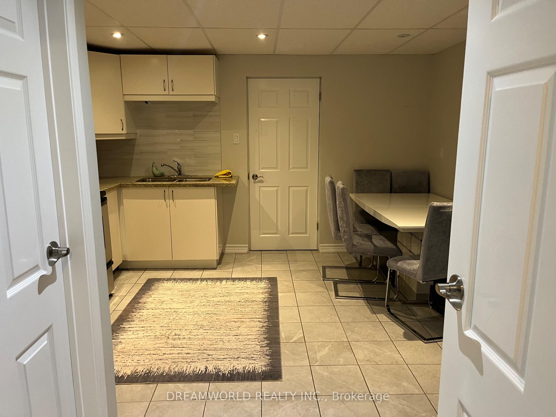 Photo 6 of 71 Keegan Crescent, North York, York University Heights — HOMEH