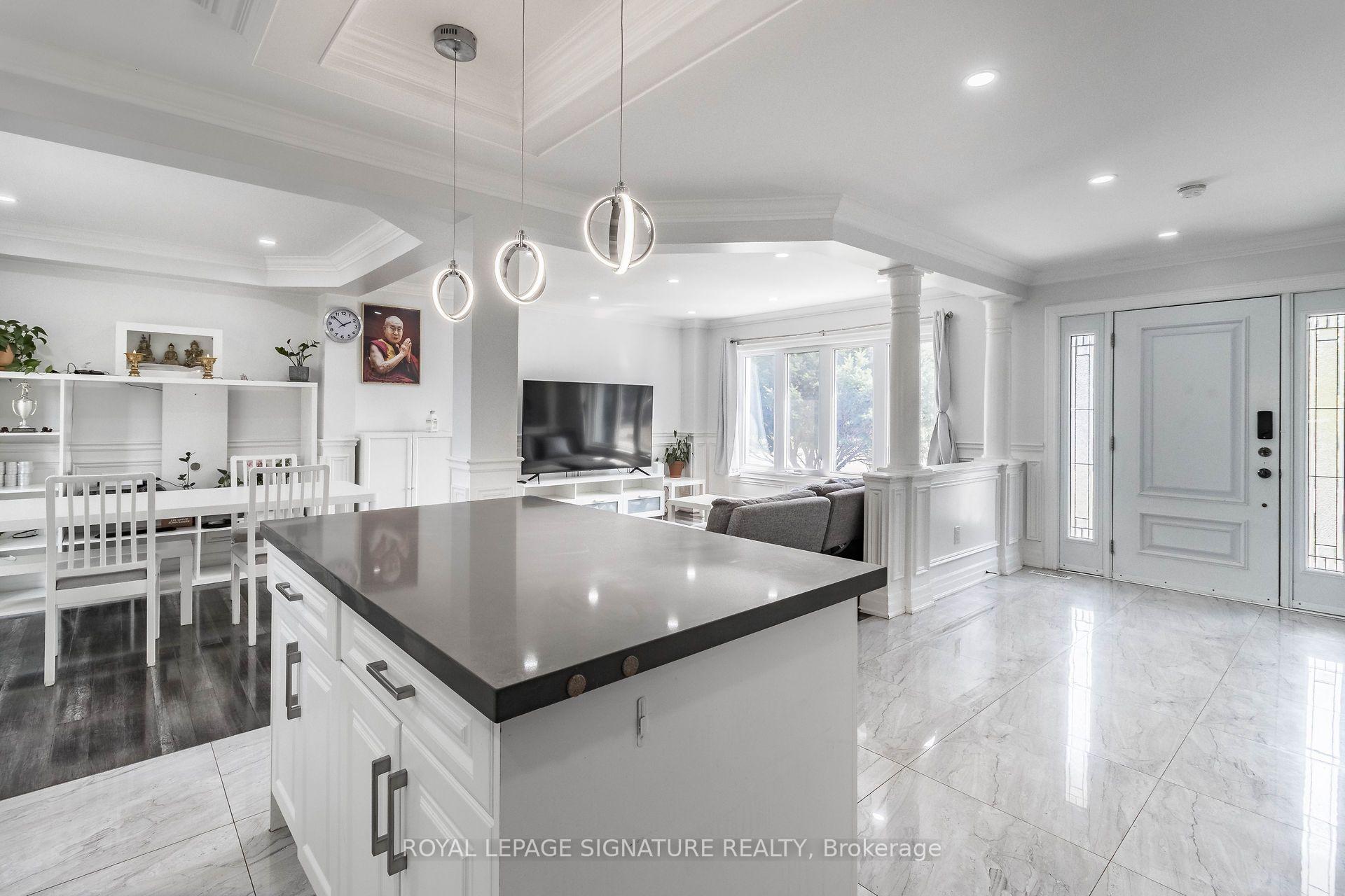Photo 7 of 119 Madoc Drive, Brampton, Madoc — HOMEH