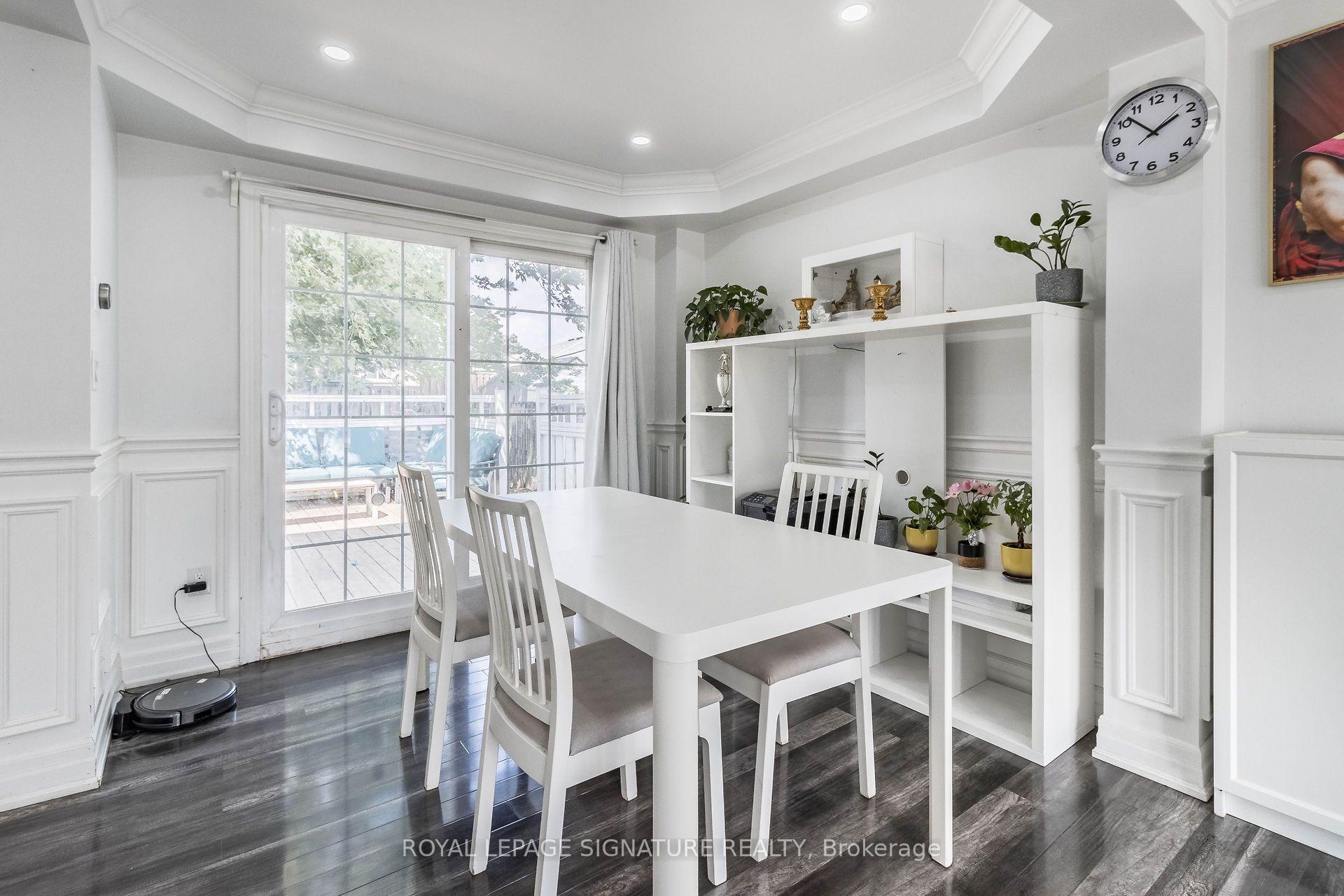 Photo 9 of 119 Madoc Drive, Brampton, Madoc — HOMEH