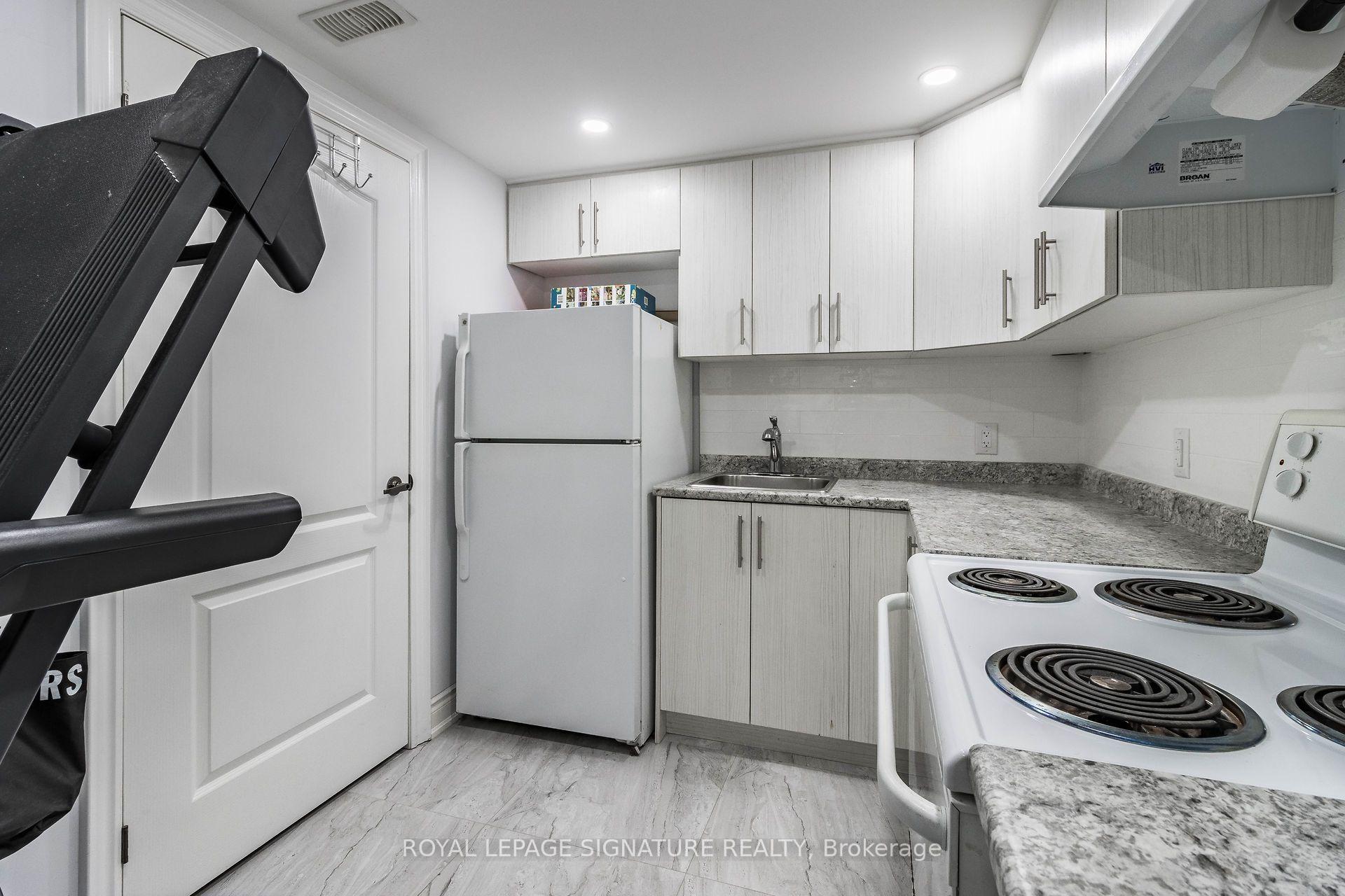 Photo 31 of 119 Madoc Drive, Brampton, Madoc — HOMEH