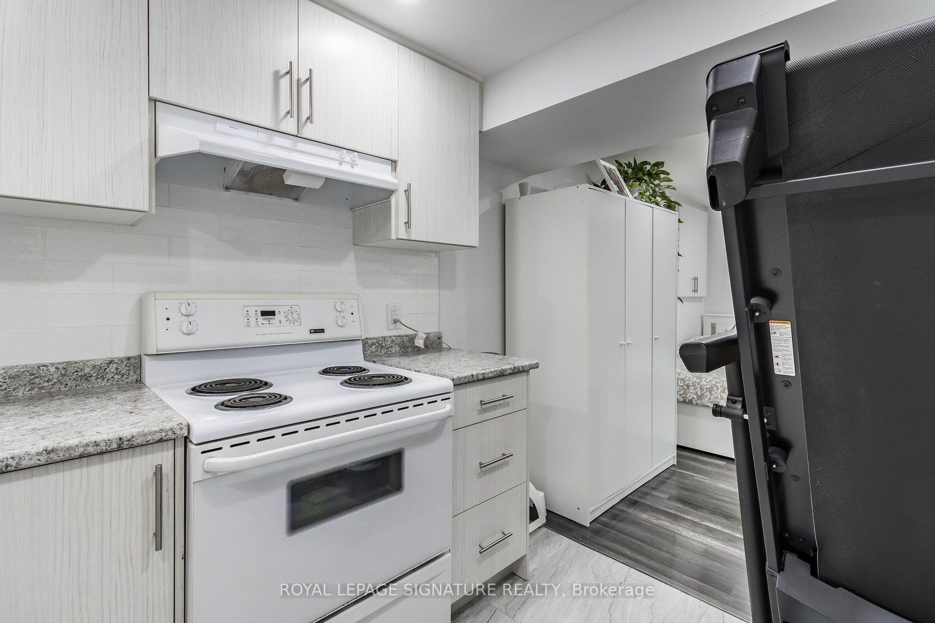 Photo 32 of 119 Madoc Drive, Brampton, Madoc — HOMEH