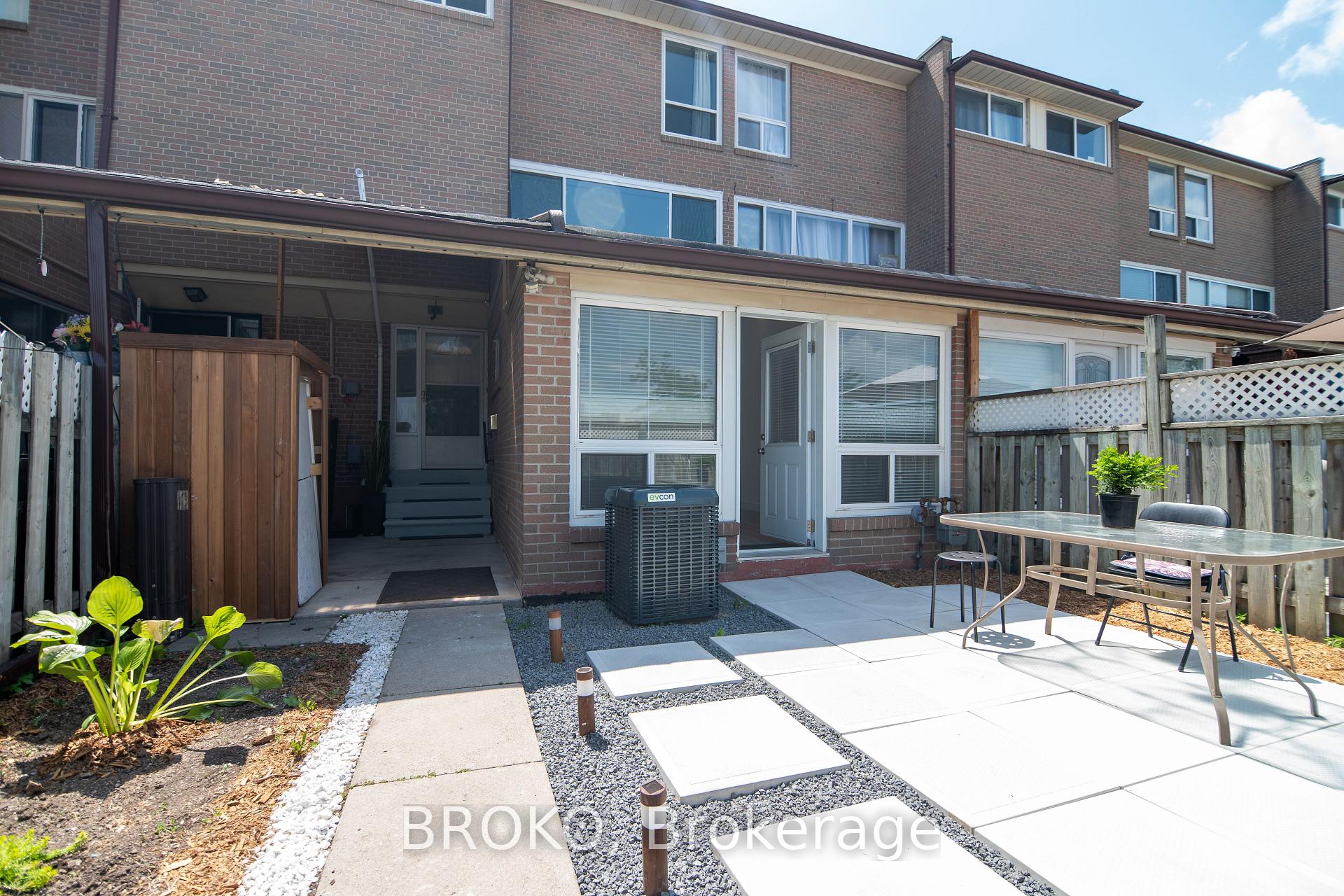 Photo 3 of Unit 188, 262 John Garland Boulevard, Etobicoke, West Humber-Clairville — HOMEH