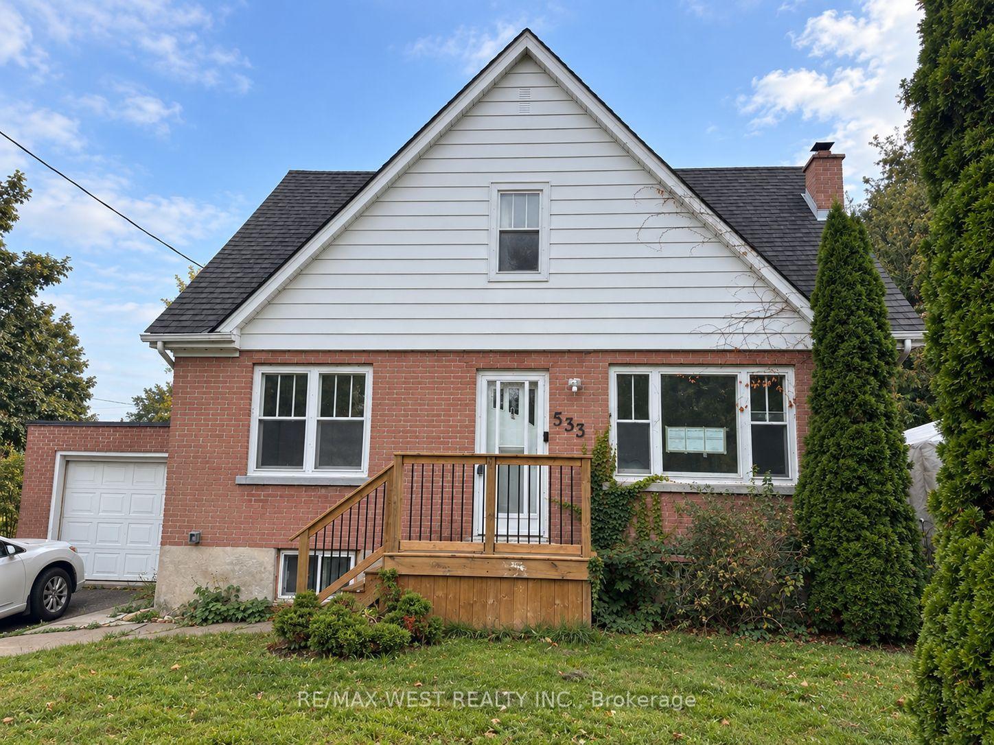 Photo of Unit Main Level, 533 Courtland Avenue E