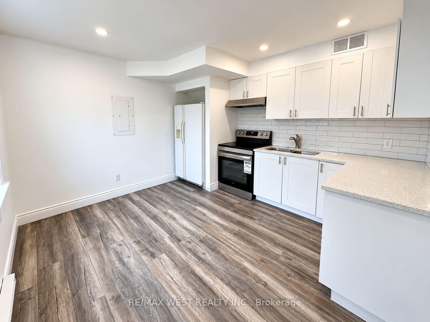 Photo 2 of Unit Main Level, 533 Courtland Avenue E, Kitchener, Rockway — HOMEH