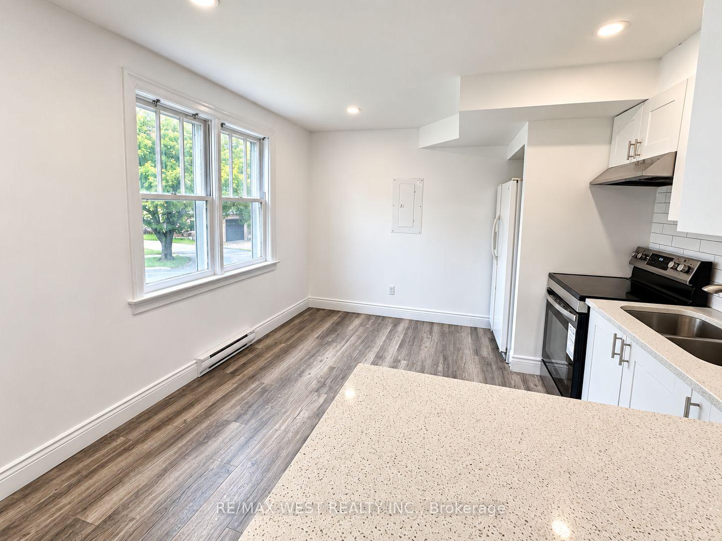 Photo 3 of Unit Main Level, 533 Courtland Avenue E, Kitchener, Rockway — HOMEH