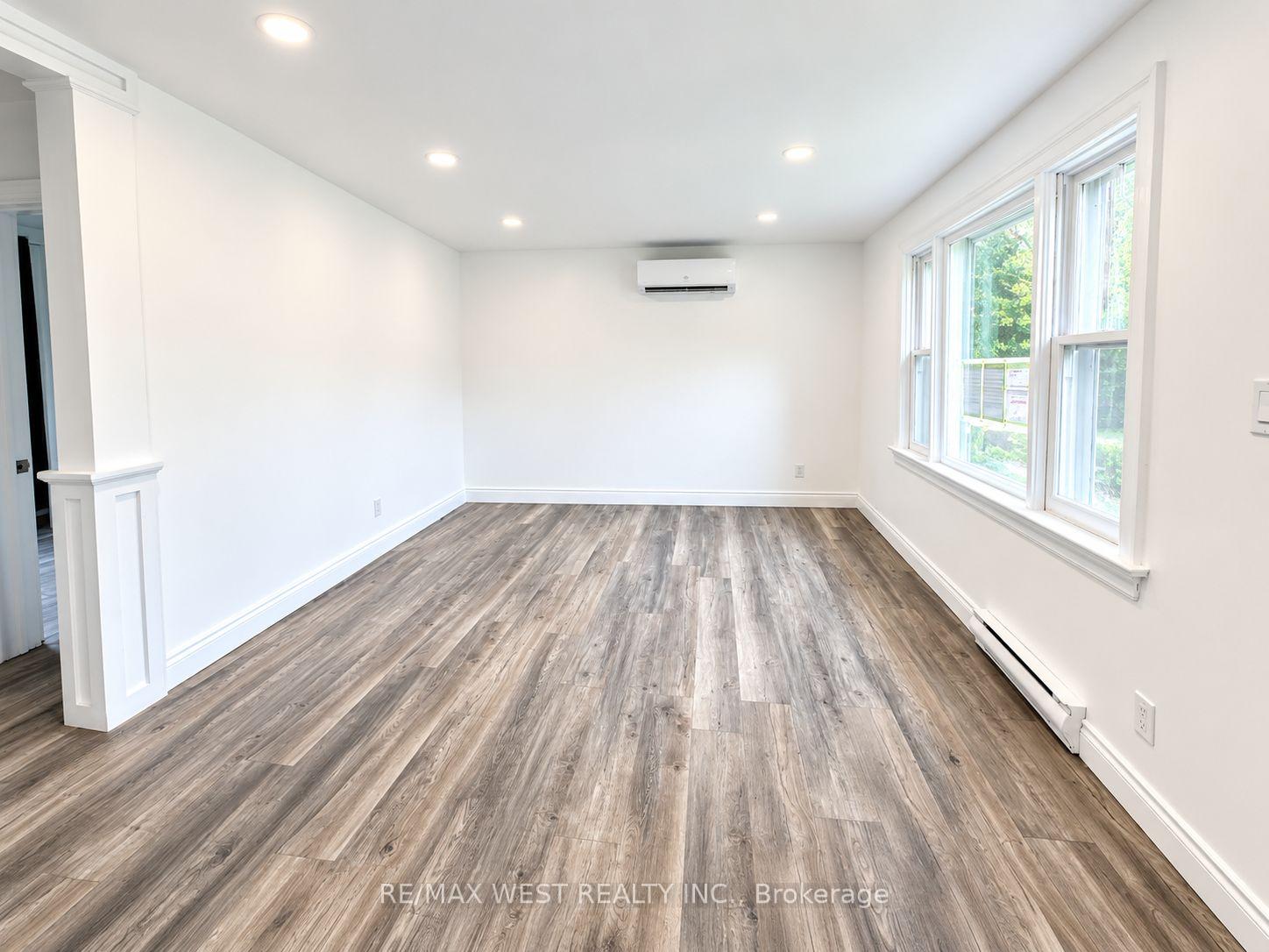Photo 6 of Unit Main Level, 533 Courtland Avenue E, Kitchener, Rockway — HOMEH