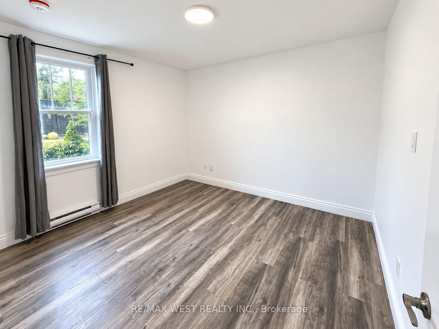 Photo 8 of Unit Main Level, 533 Courtland Avenue E, Kitchener, Rockway — HOMEH
