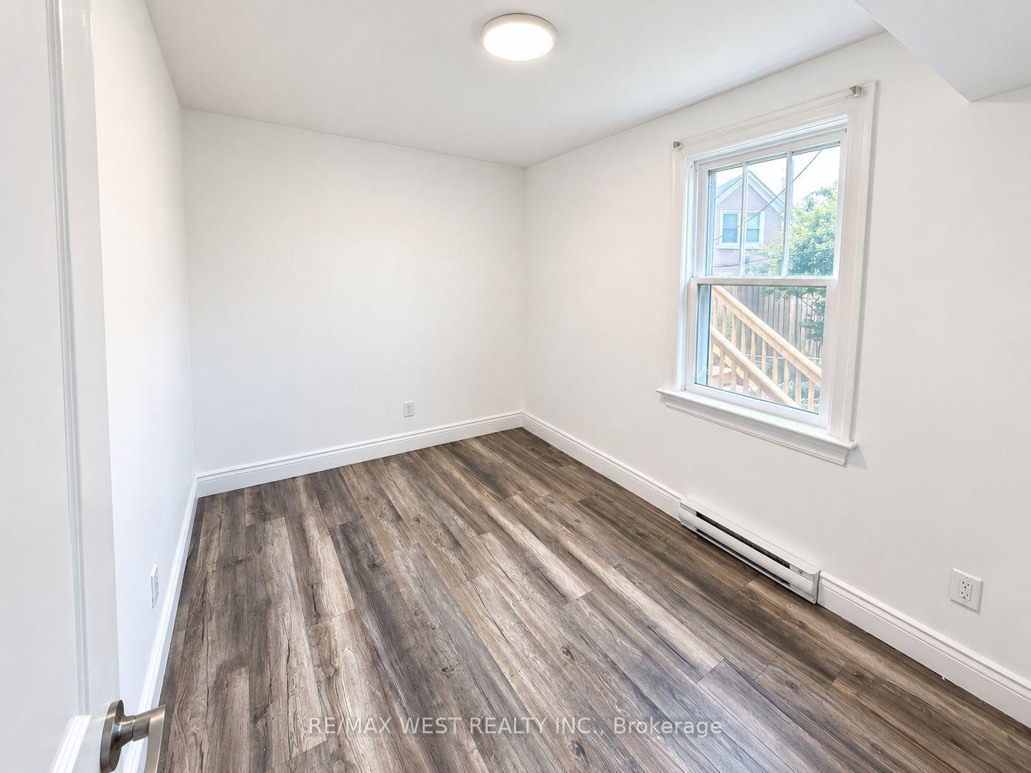 Photo 11 of Unit Main Level, 533 Courtland Avenue E, Kitchener, Rockway — HOMEH