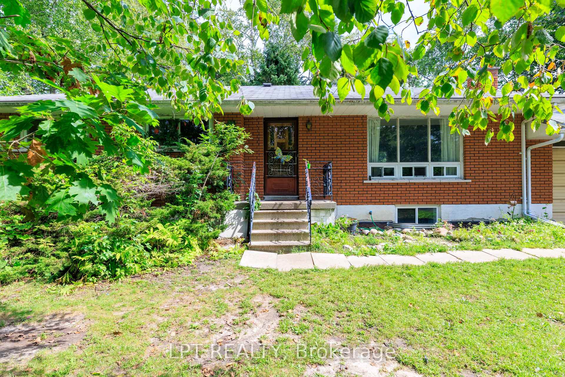Photo 6 of 61 Edith Avenue, Georgina, Sutton & Jackson's Point — HOMEH