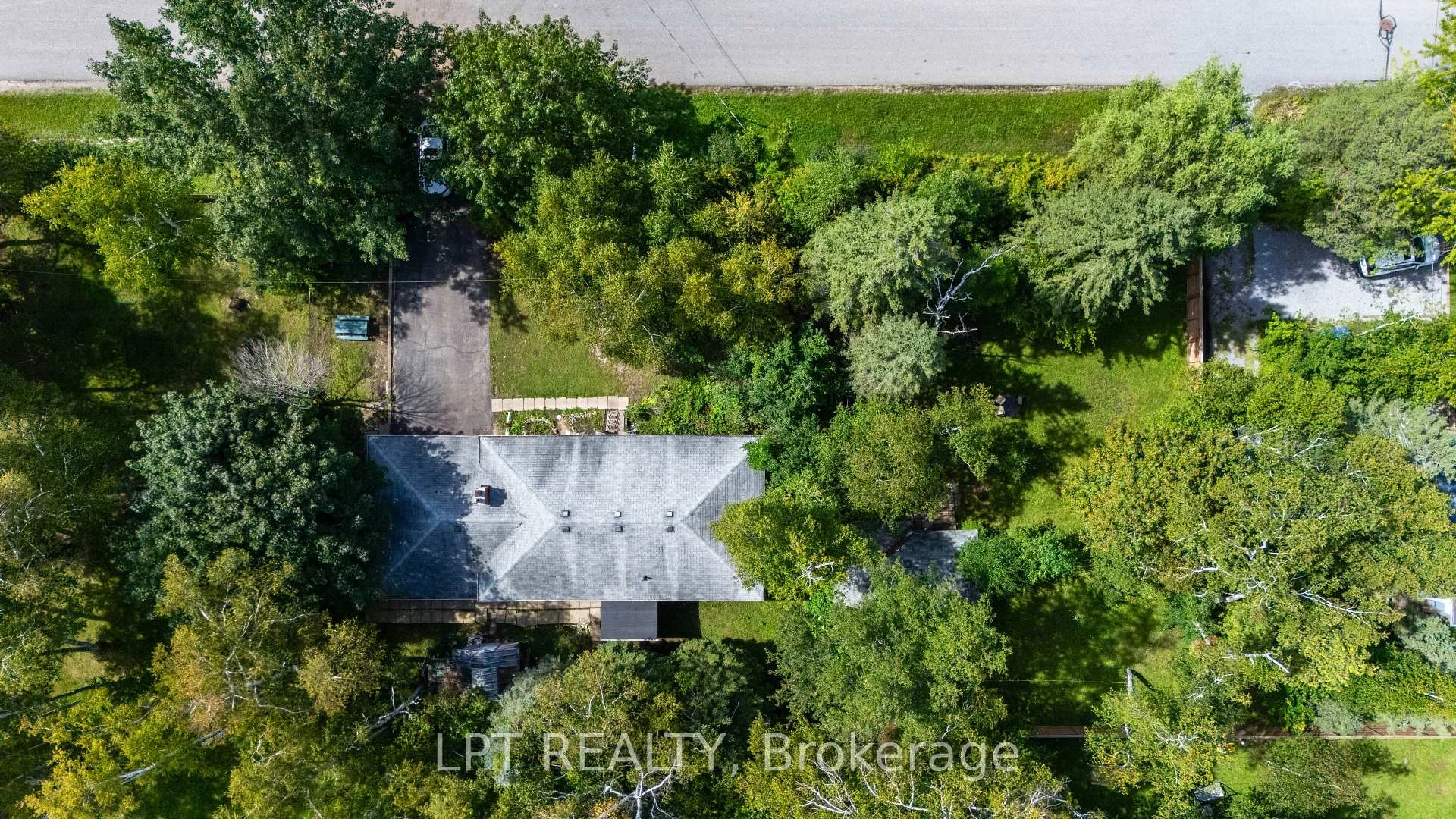 Photo 44 of 61 Edith Avenue, Georgina, Sutton & Jackson's Point — HOMEH