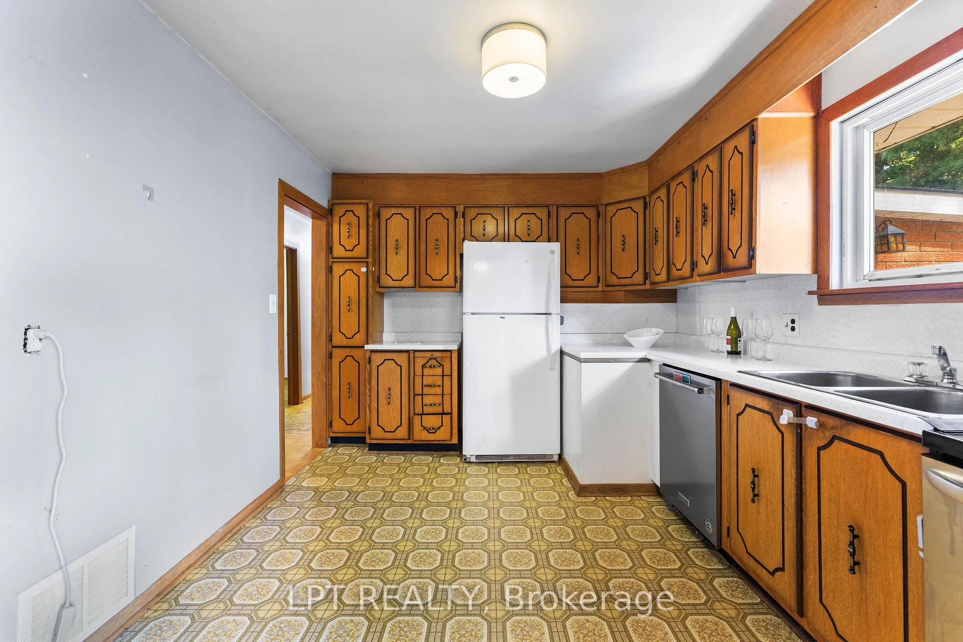 Photo 14 of 61 Edith Avenue, Georgina, Sutton & Jackson's Point — HOMEH