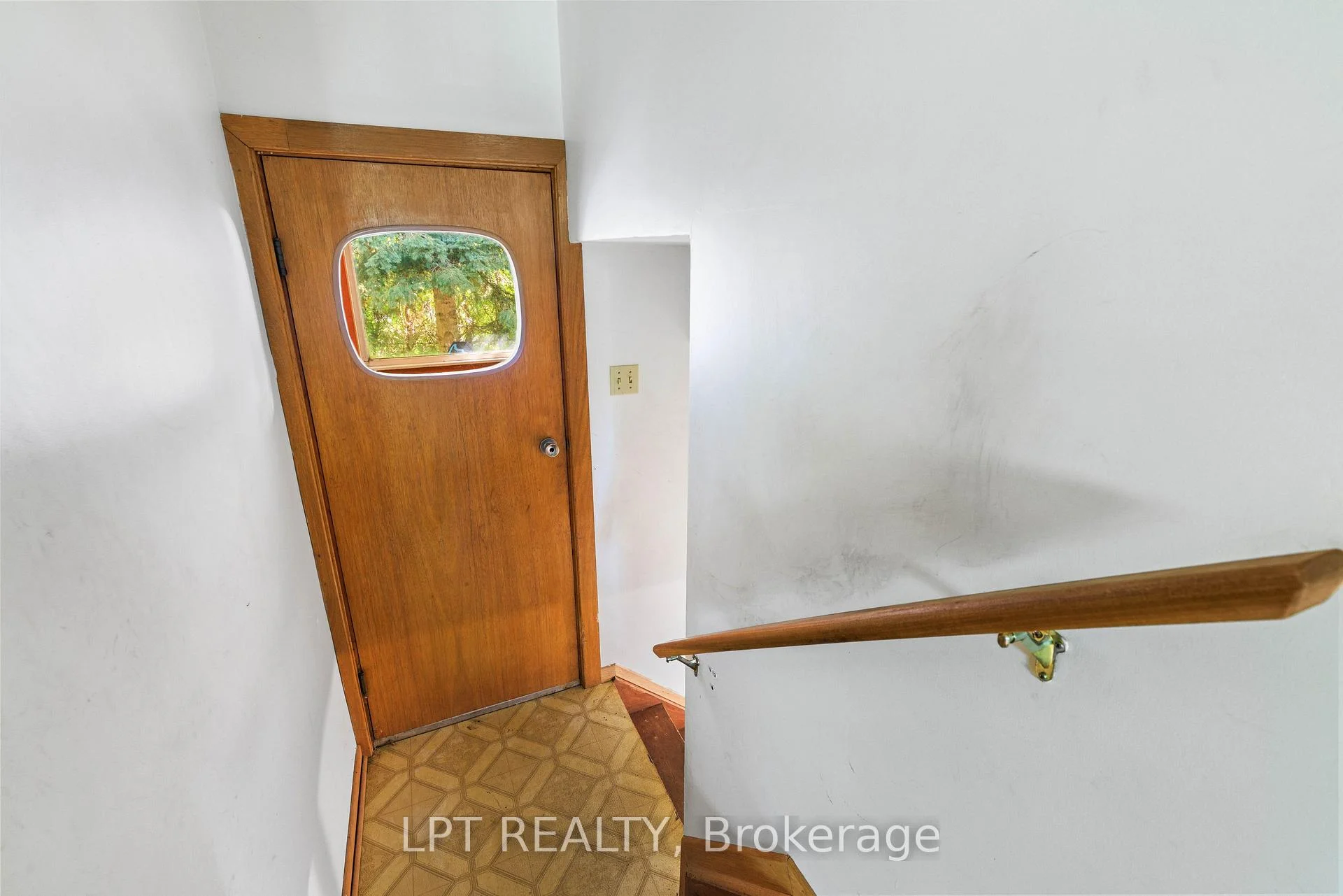 Photo 24 of 61 Edith Avenue, Georgina, Sutton & Jackson's Point — HOMEH