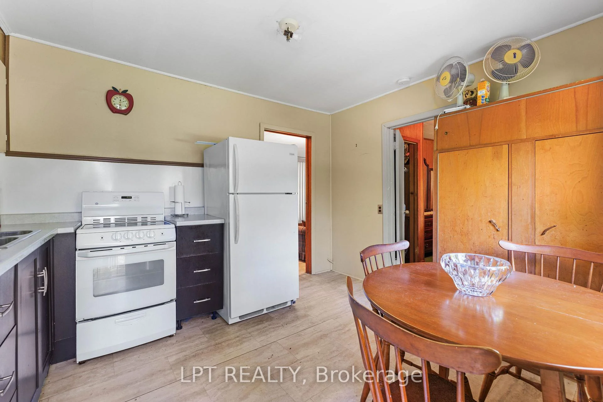 Photo 37 of 61 Edith Avenue, Georgina, Sutton & Jackson's Point — HOMEH