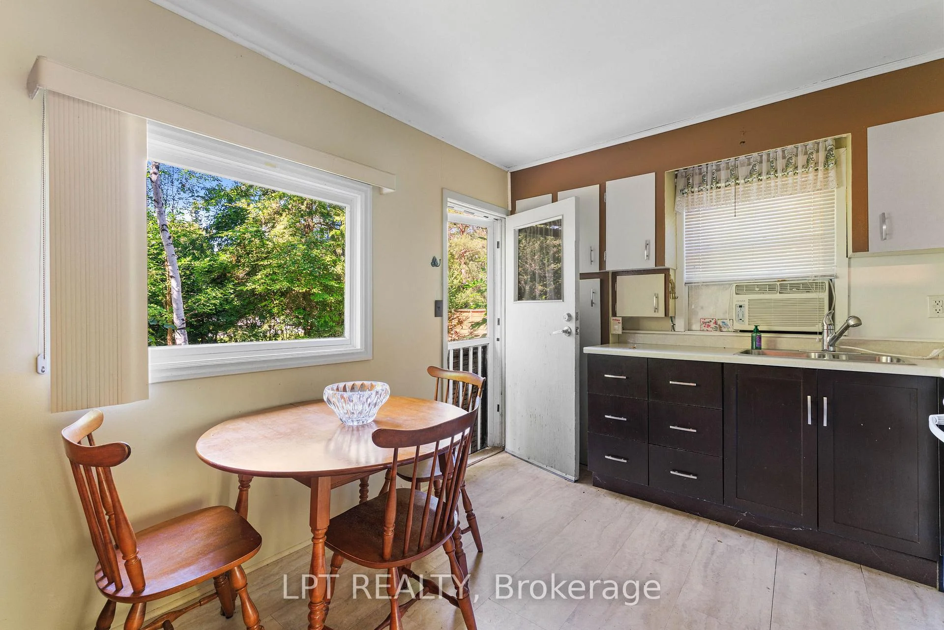 Photo 38 of 61 Edith Avenue, Georgina, Sutton & Jackson's Point — HOMEH