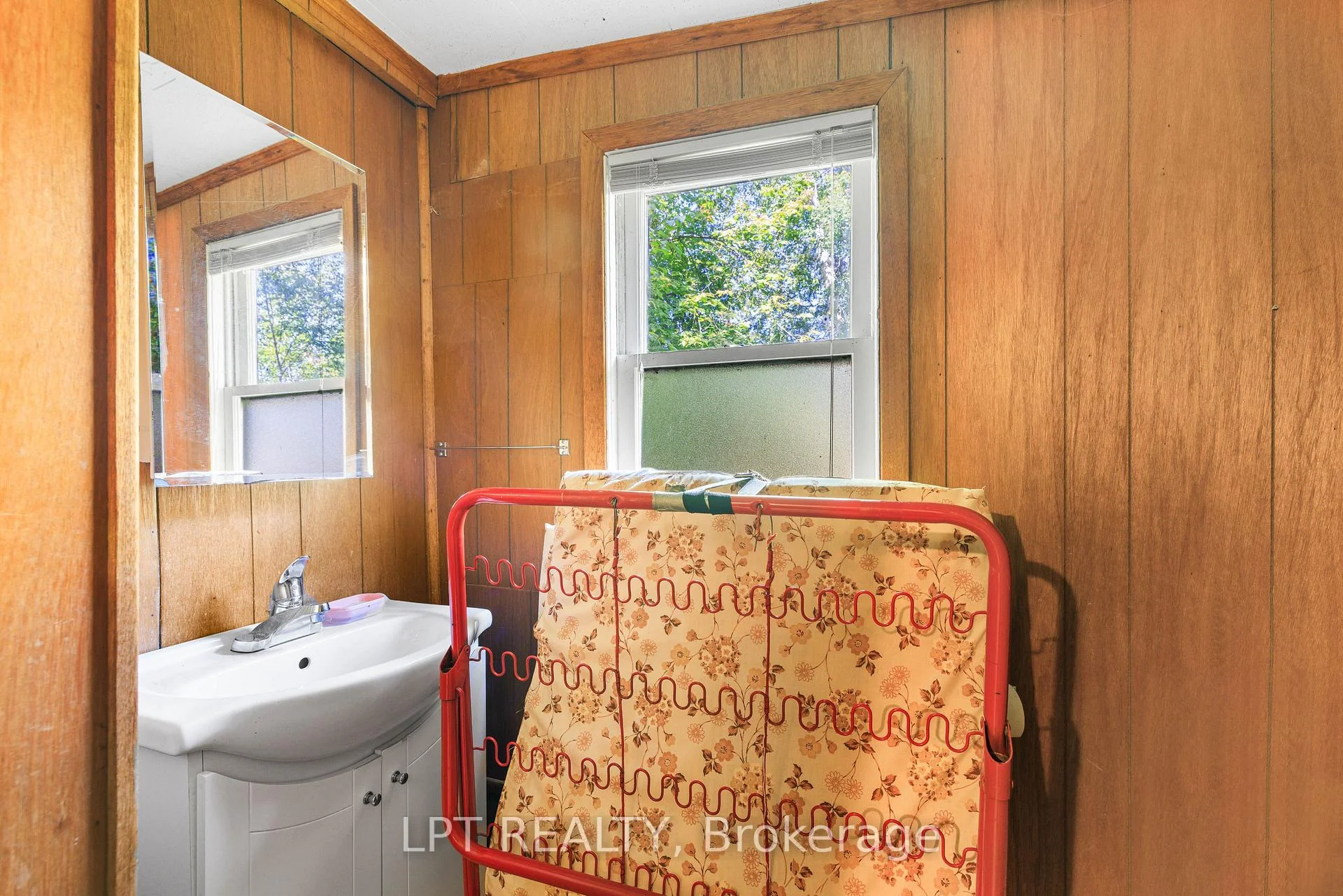 Photo 45 of 61 Edith Avenue, Georgina, Sutton & Jackson's Point — HOMEH