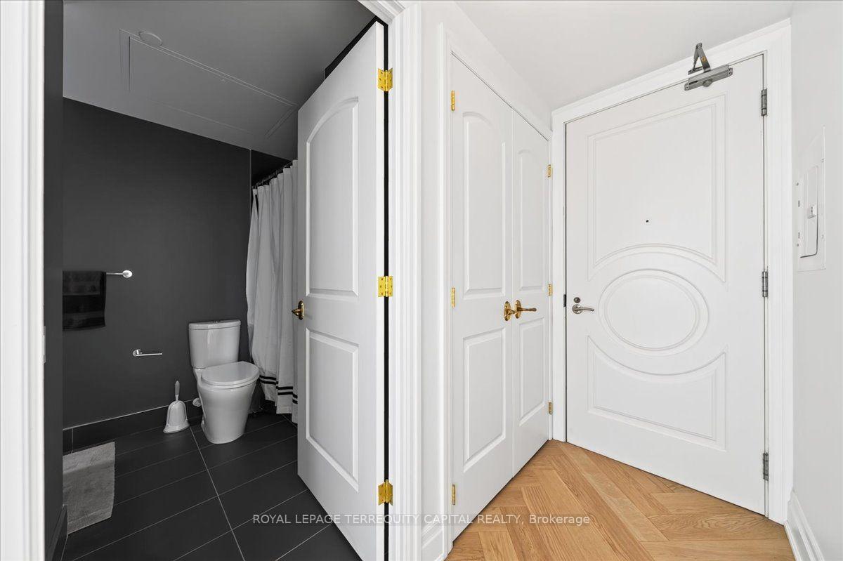 Photo 10 of Unit 3709, 88 Blue Jays Way, Toronto, Waterfront Communities — HOMEH