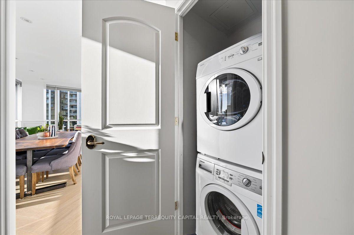 Photo 13 of Unit 3709, 88 Blue Jays Way, Toronto, Waterfront Communities — HOMEH