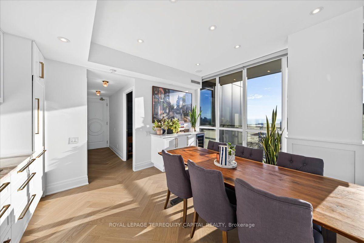 Photo 19 of Unit 3709, 88 Blue Jays Way, Toronto, Waterfront Communities — HOMEH