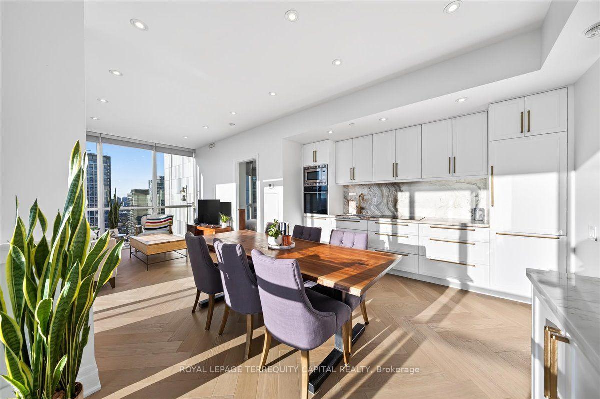 Photo 23 of Unit 3709, 88 Blue Jays Way, Toronto, Waterfront Communities — HOMEH