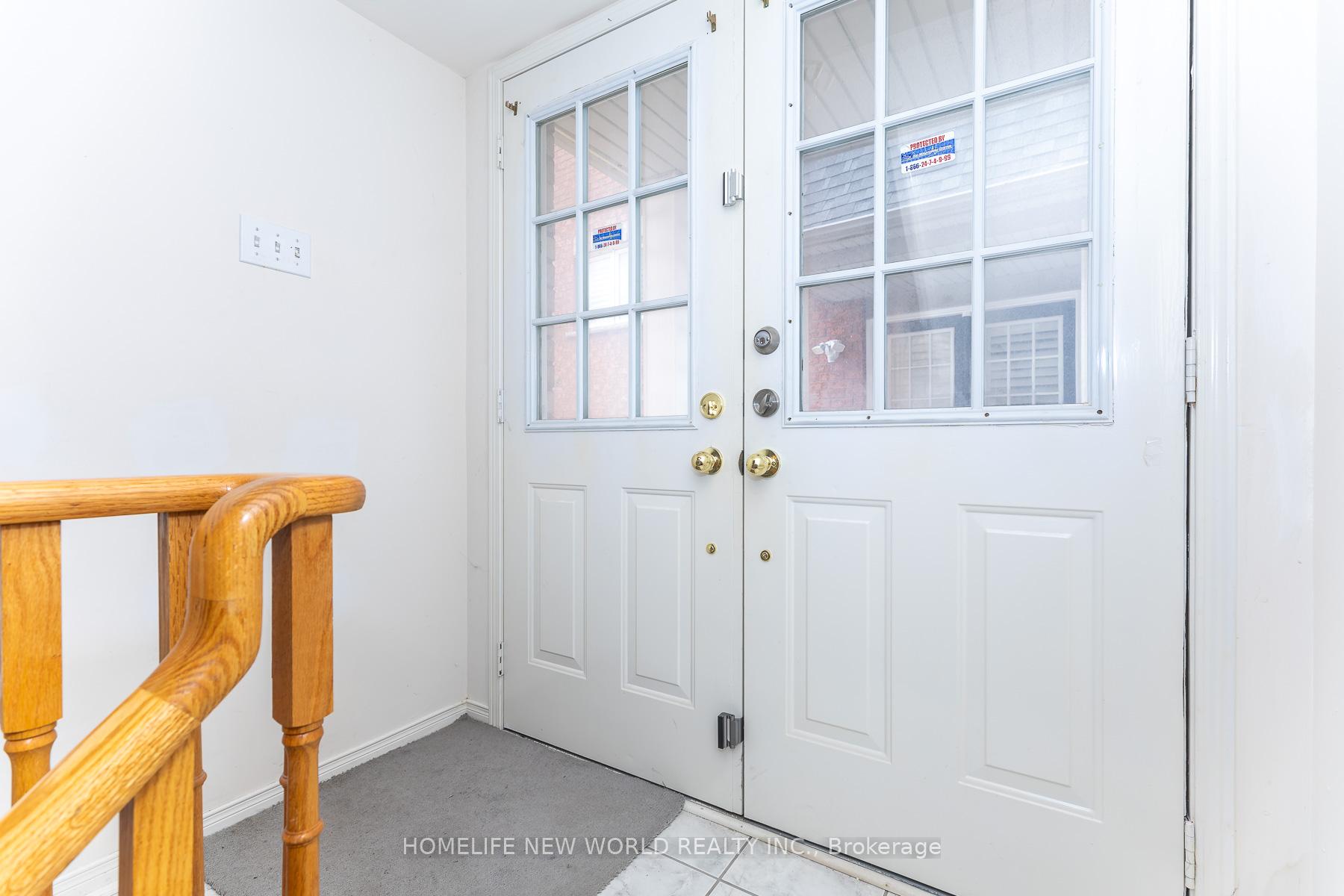 Photo 5 of 12 Touchstone Drive, North York, Brookhaven-Amesbury — HOMEH