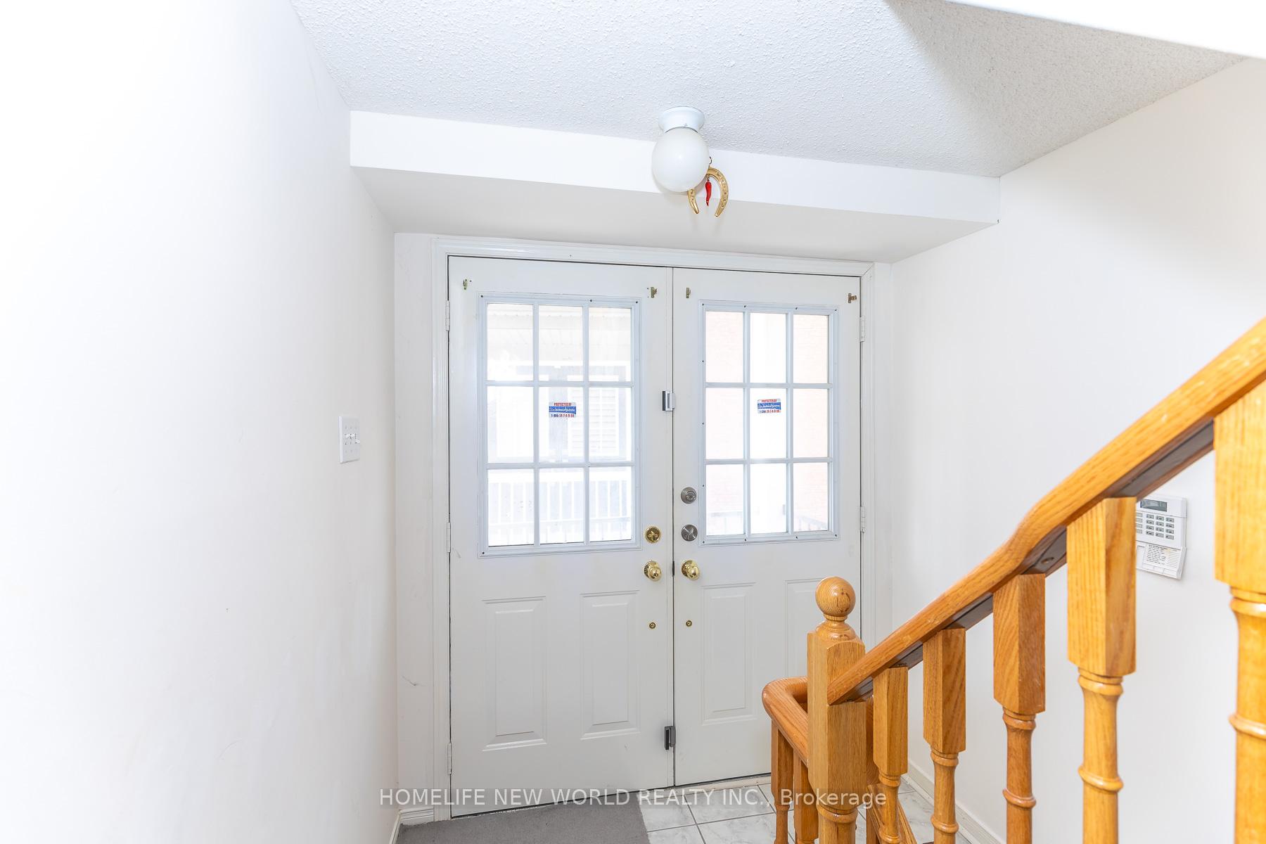 Photo 6 of 12 Touchstone Drive, North York, Brookhaven-Amesbury — HOMEH