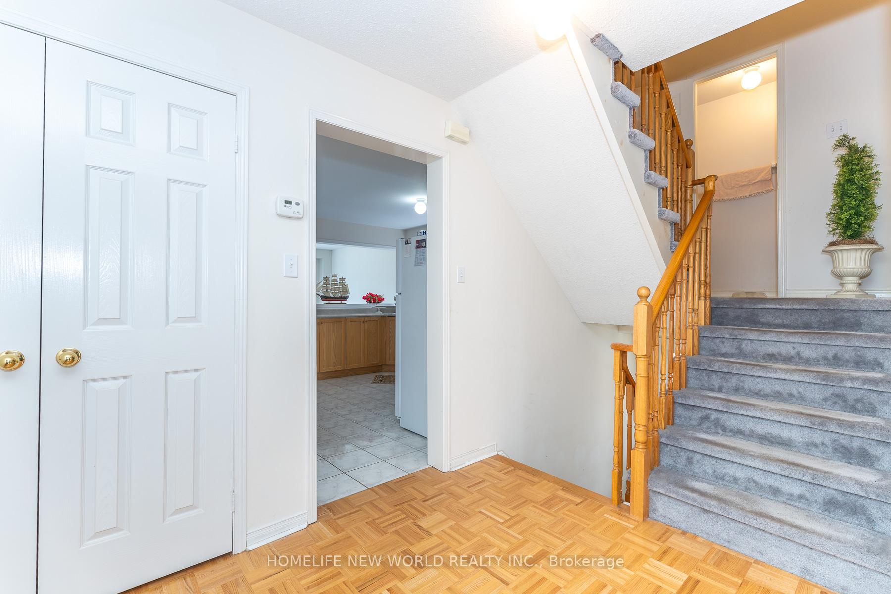 Photo 12 of 12 Touchstone Drive, North York, Brookhaven-Amesbury — HOMEH
