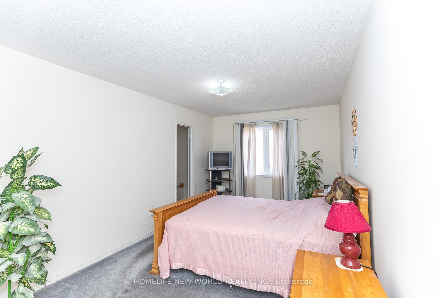 Photo 27 of 12 Touchstone Drive, North York, Brookhaven-Amesbury — HOMEH