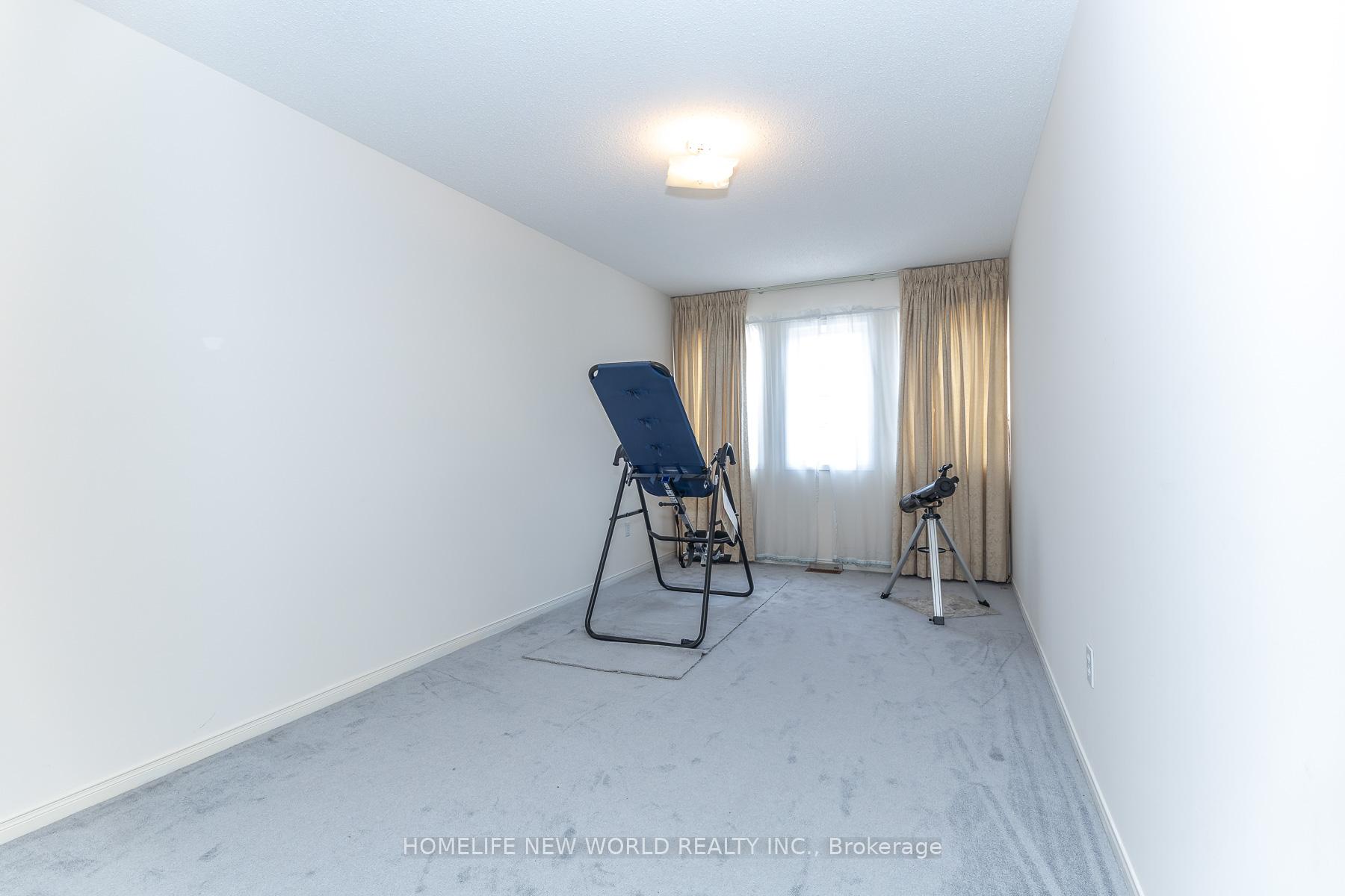 Photo 32 of 12 Touchstone Drive, North York, Brookhaven-Amesbury — HOMEH