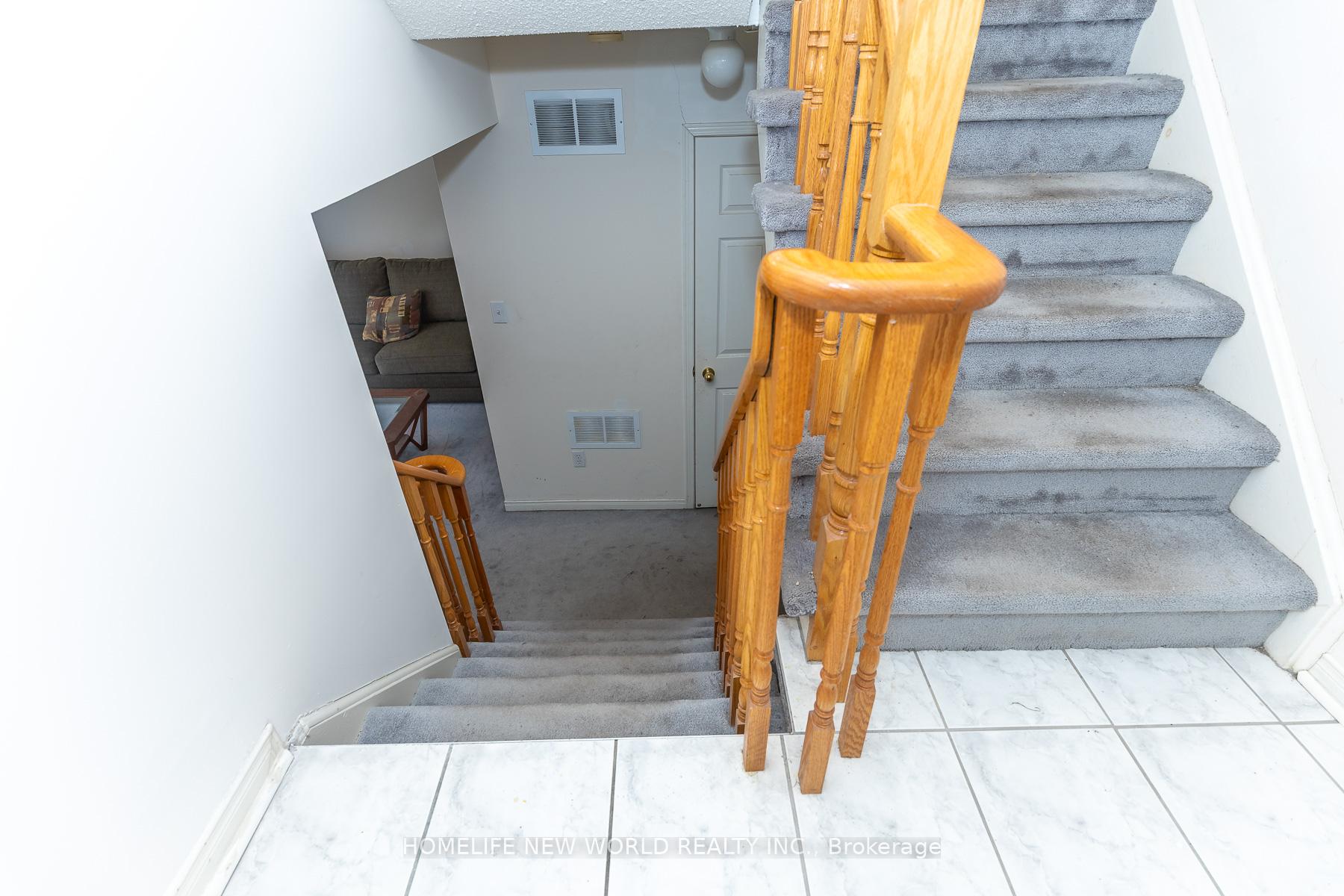Photo 39 of 12 Touchstone Drive, North York, Brookhaven-Amesbury — HOMEH
