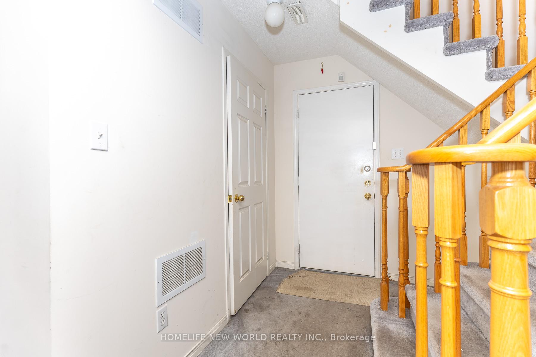 Photo 43 of 12 Touchstone Drive, North York, Brookhaven-Amesbury — HOMEH