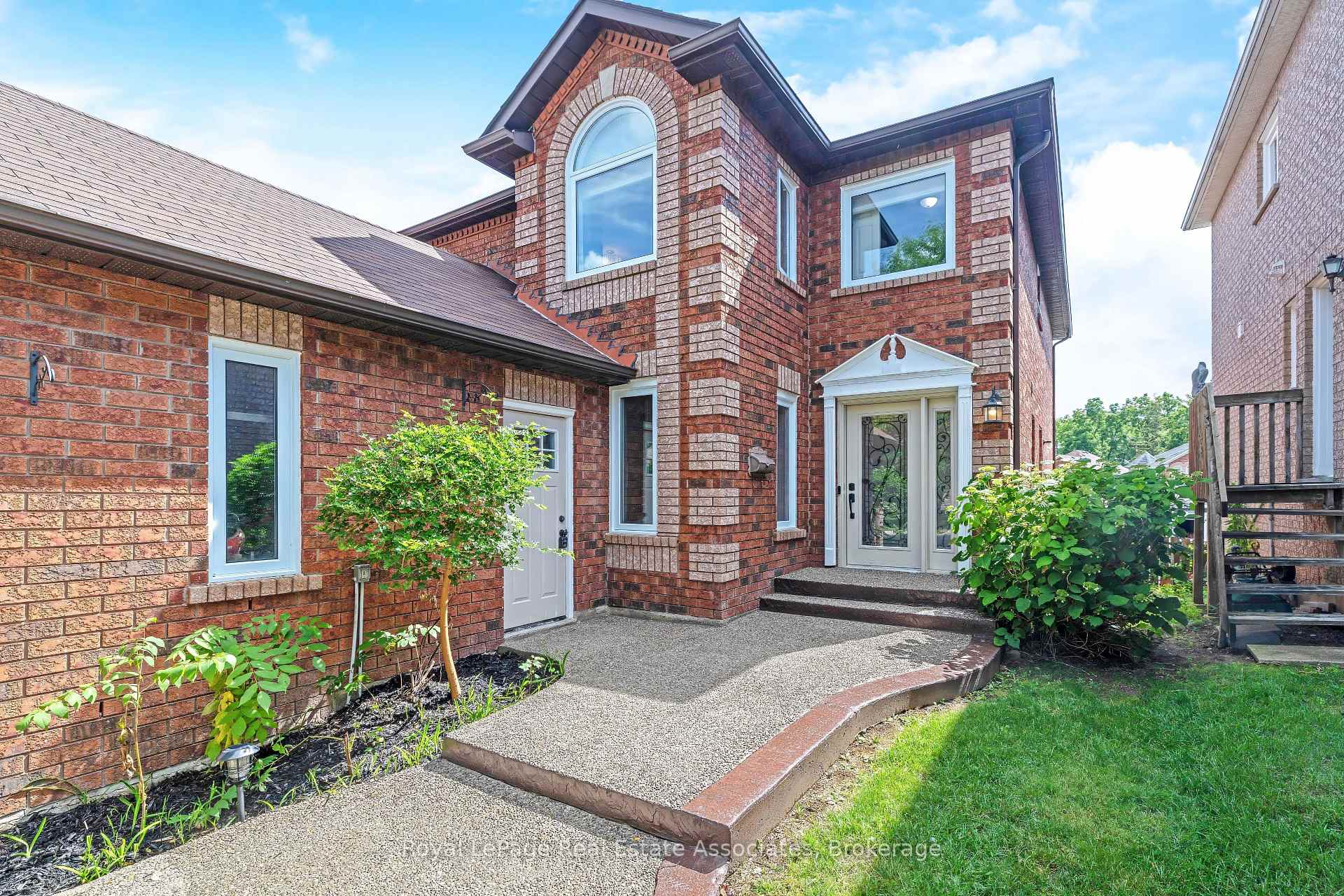 Photo 4 of 5 Early Street, Halton Hills, Georgetown — HOMEH