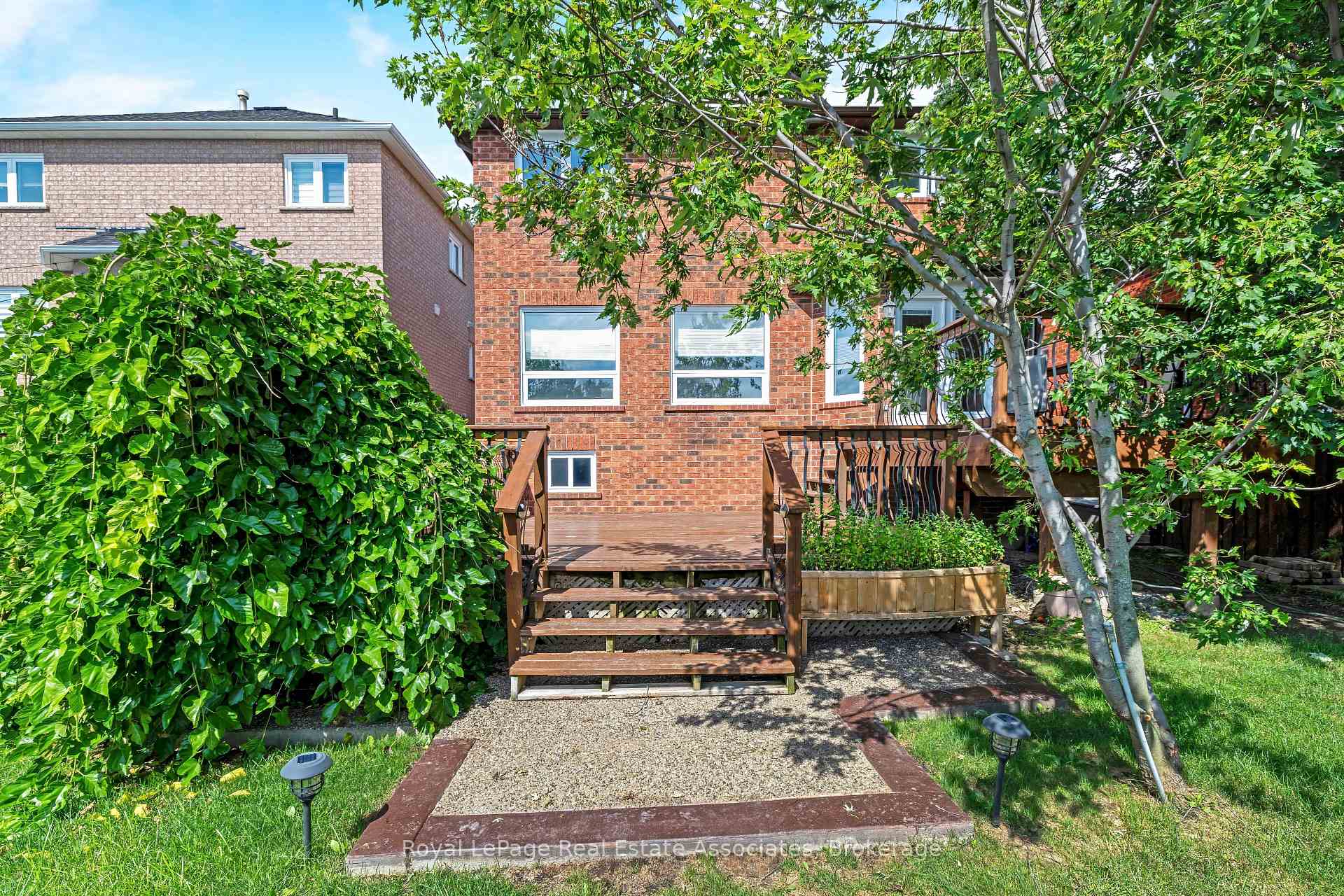 Photo 45 of 5 Early Street, Halton Hills, Georgetown — HOMEH