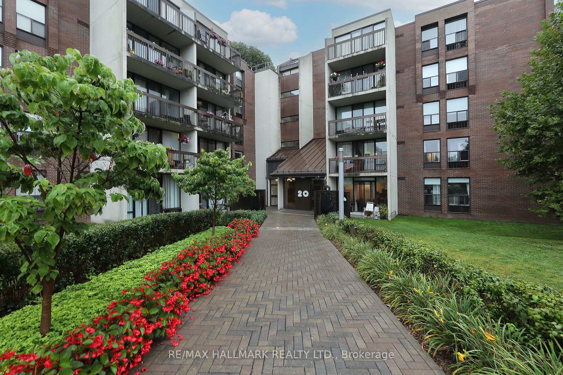 Front of Unit 415, 20 Fashion Roseway