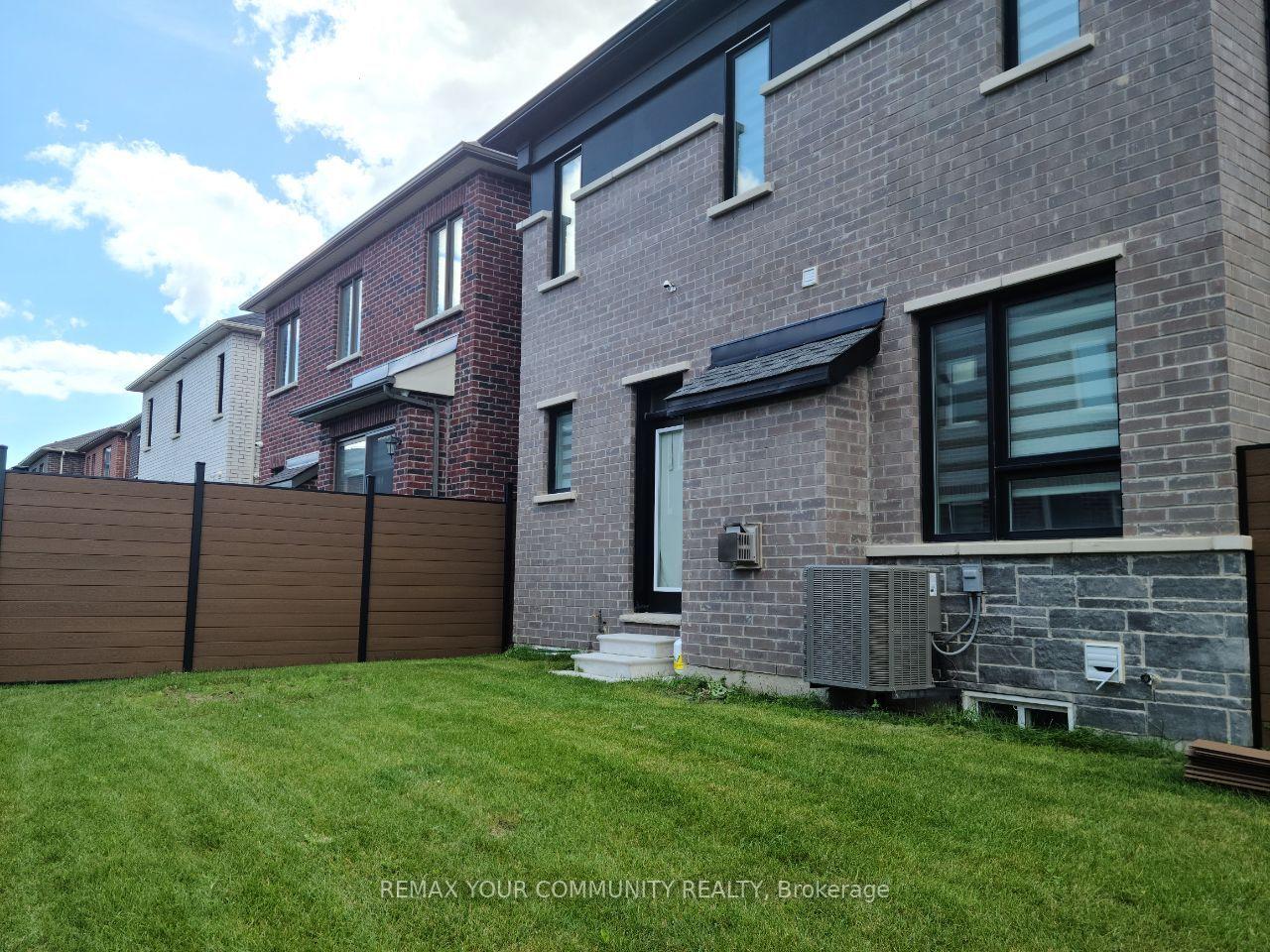 Photo 3 of 3115 Blazing Star Avenue, Pickering, Rural Pickering — HOMEH