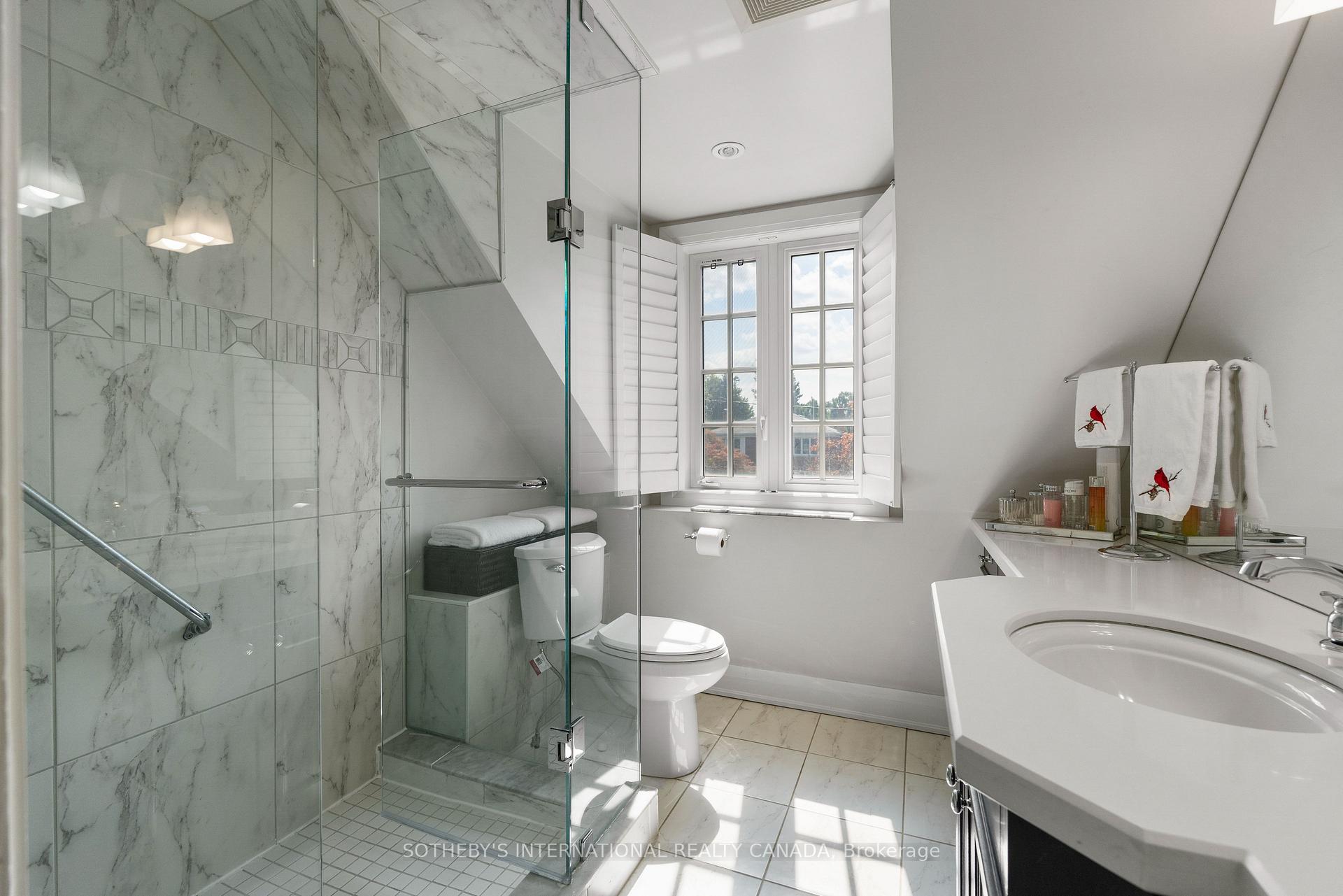 Photo 28 of 174 Ridley Boulevard, Toronto, Bedford Park-Nortown — HOMEH