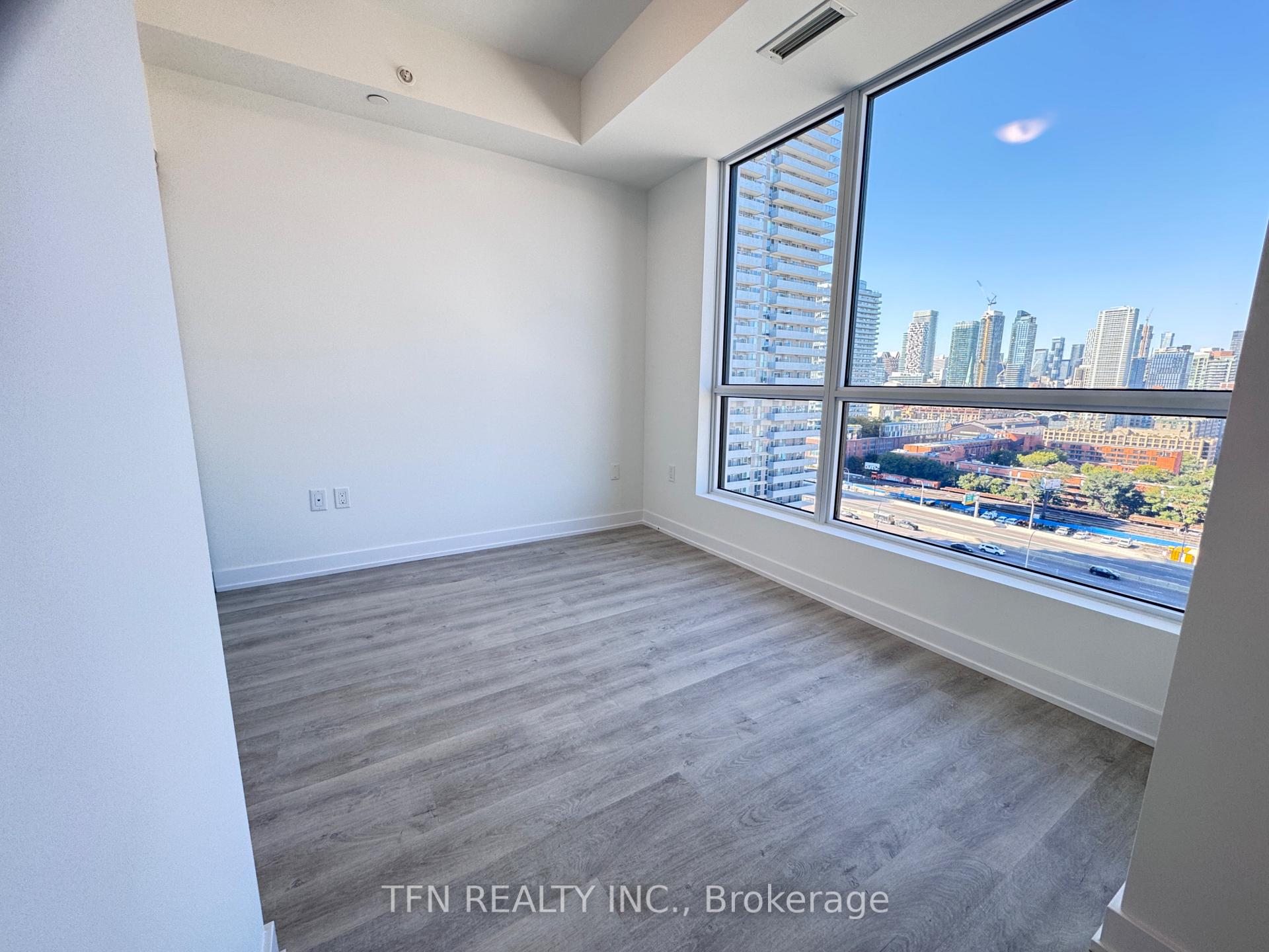 Photo 4 of Unit 1504, 15 Richardson Street, Toronto, Waterfront Communities — HOMEH