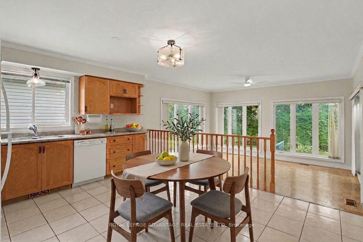 Photo 13 of 31 Treelawn Boulevard, Perth, Perth — HOMEH