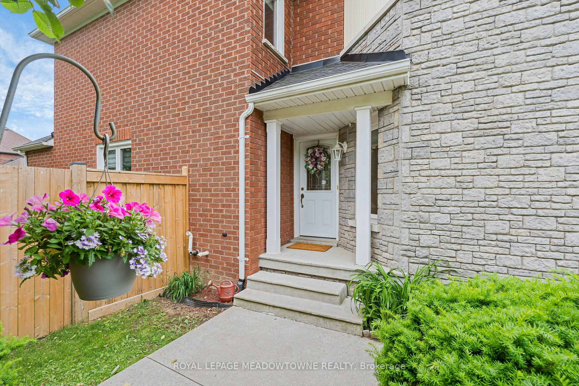 Photo 2 of 73 James Young Drive, Halton Hills, Georgetown — HOMEH