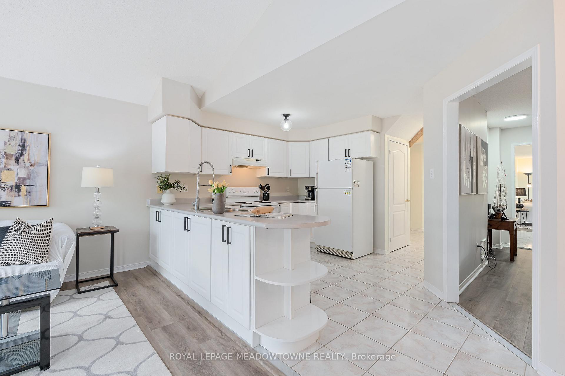Photo 11 of 73 James Young Drive, Halton Hills, Georgetown — HOMEH