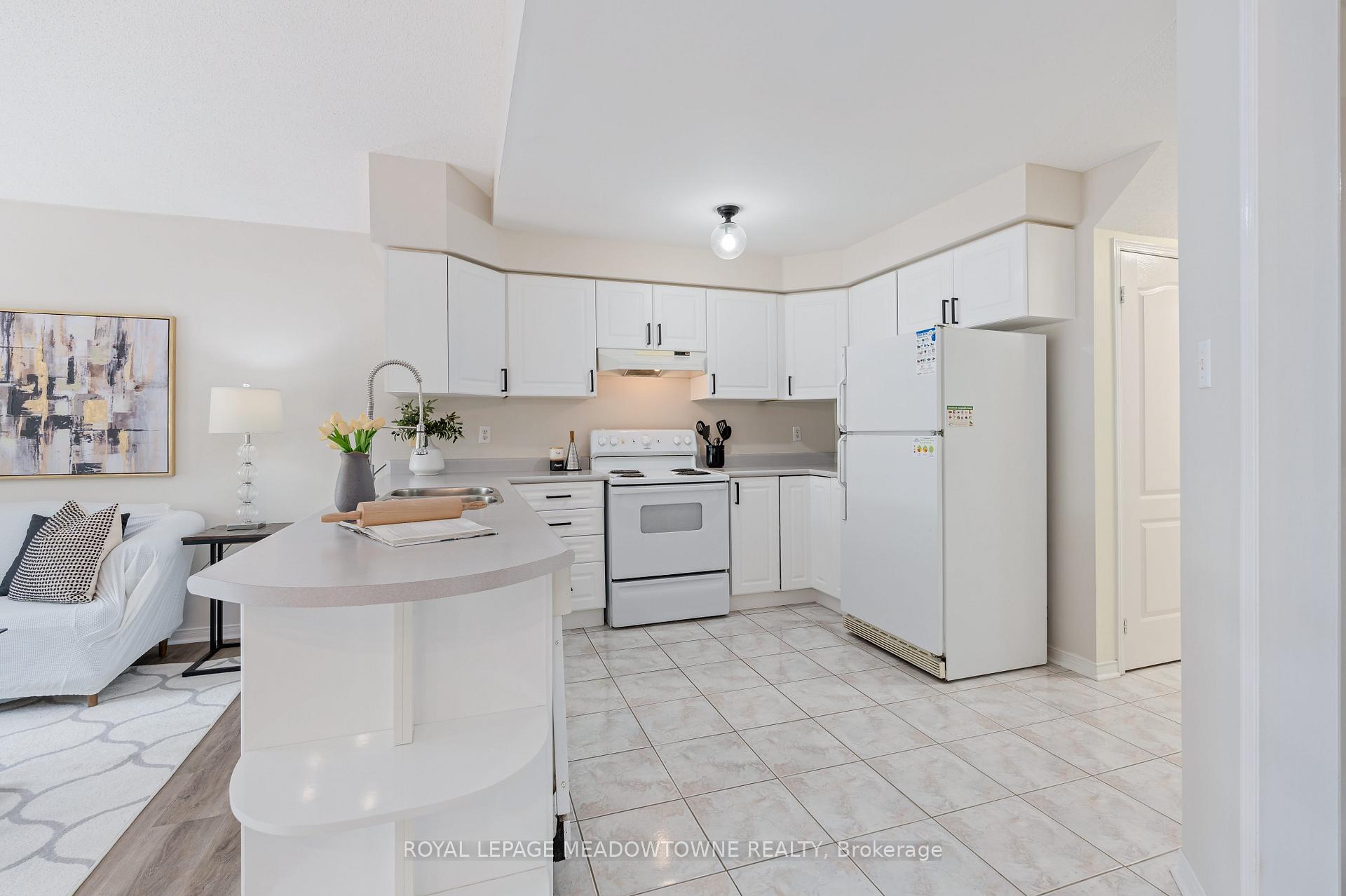 Photo 12 of 73 James Young Drive, Halton Hills, Georgetown — HOMEH
