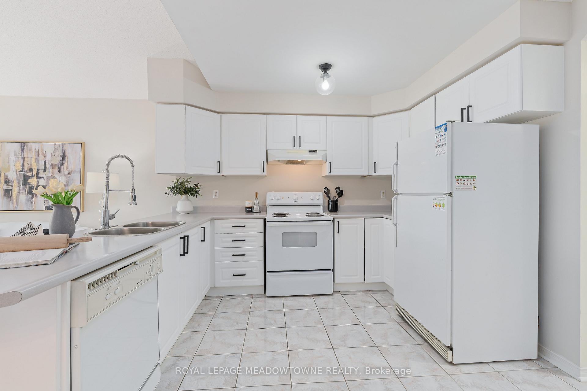Photo 13 of 73 James Young Drive, Halton Hills, Georgetown — HOMEH