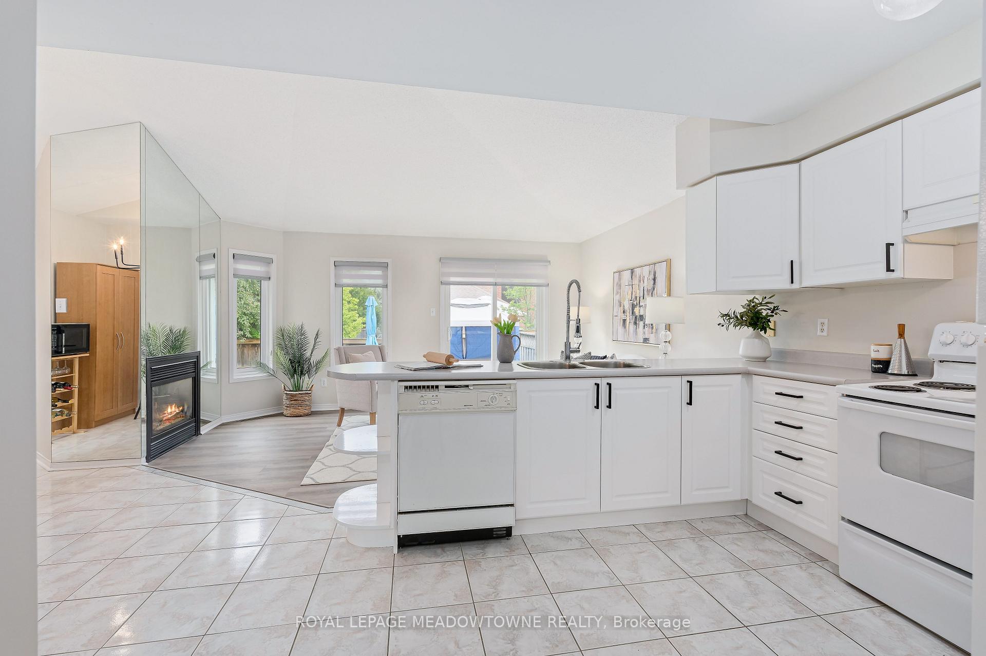 Photo 14 of 73 James Young Drive, Halton Hills, Georgetown — HOMEH