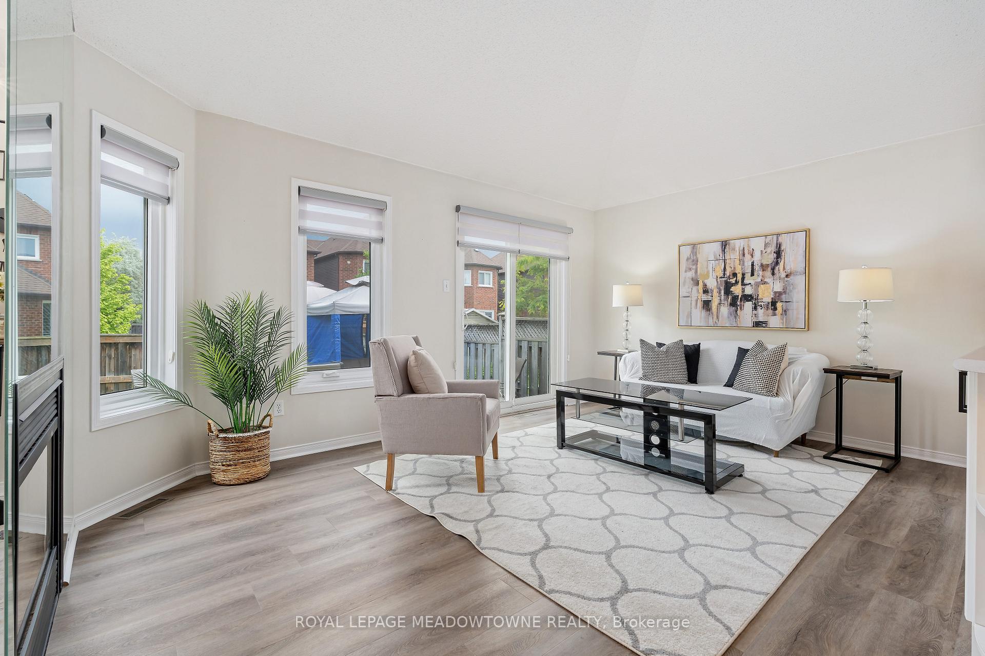 Photo 17 of 73 James Young Drive, Halton Hills, Georgetown — HOMEH