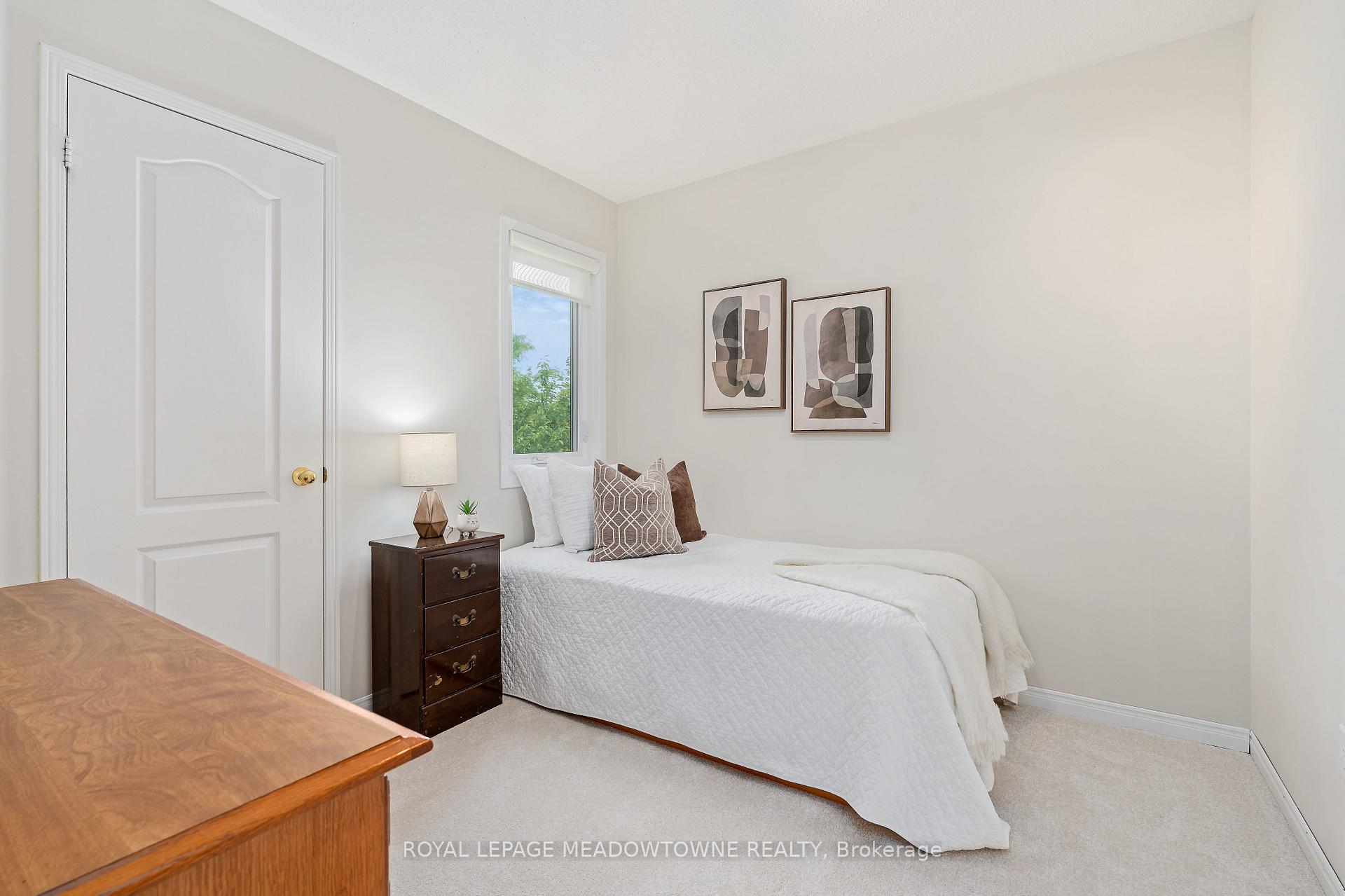 Photo 25 of 73 James Young Drive, Halton Hills, Georgetown — HOMEH