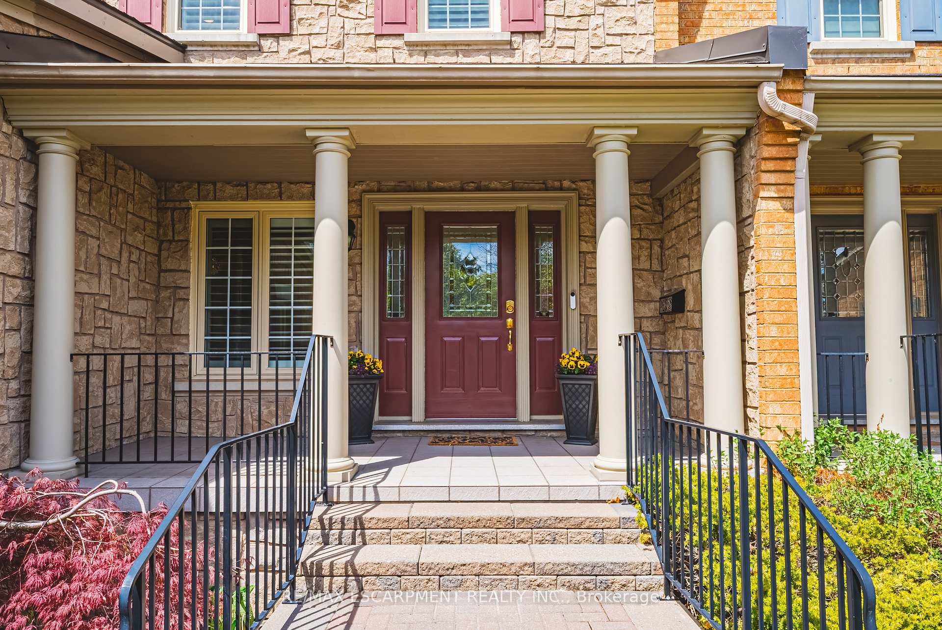 Photo 3 of Unit 19, 4211 Millcroft Park Drive, Burlington, Rose — HOMEH