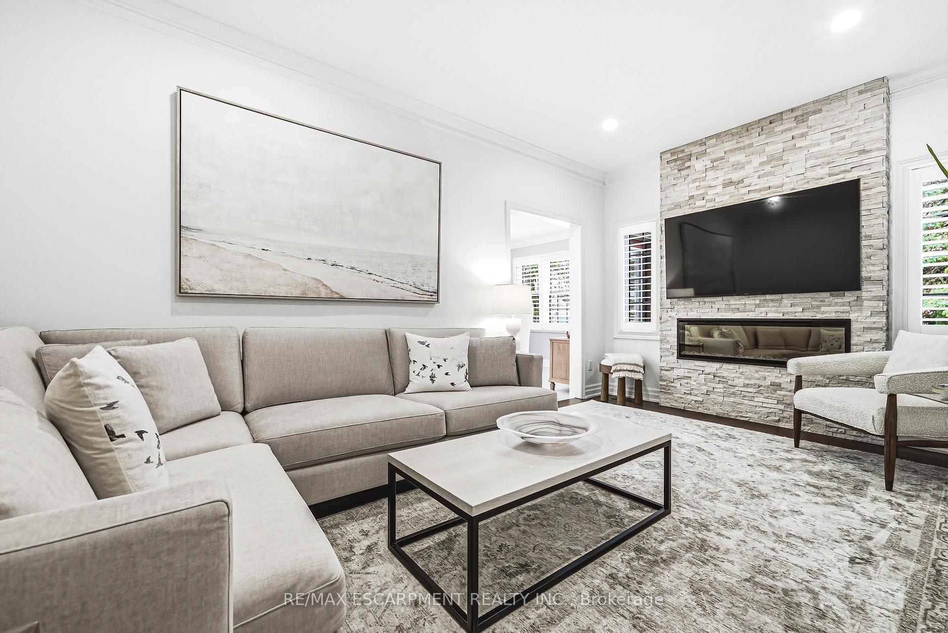 Photo 9 of Unit 19, 4211 Millcroft Park Drive, Burlington, Rose — HOMEH