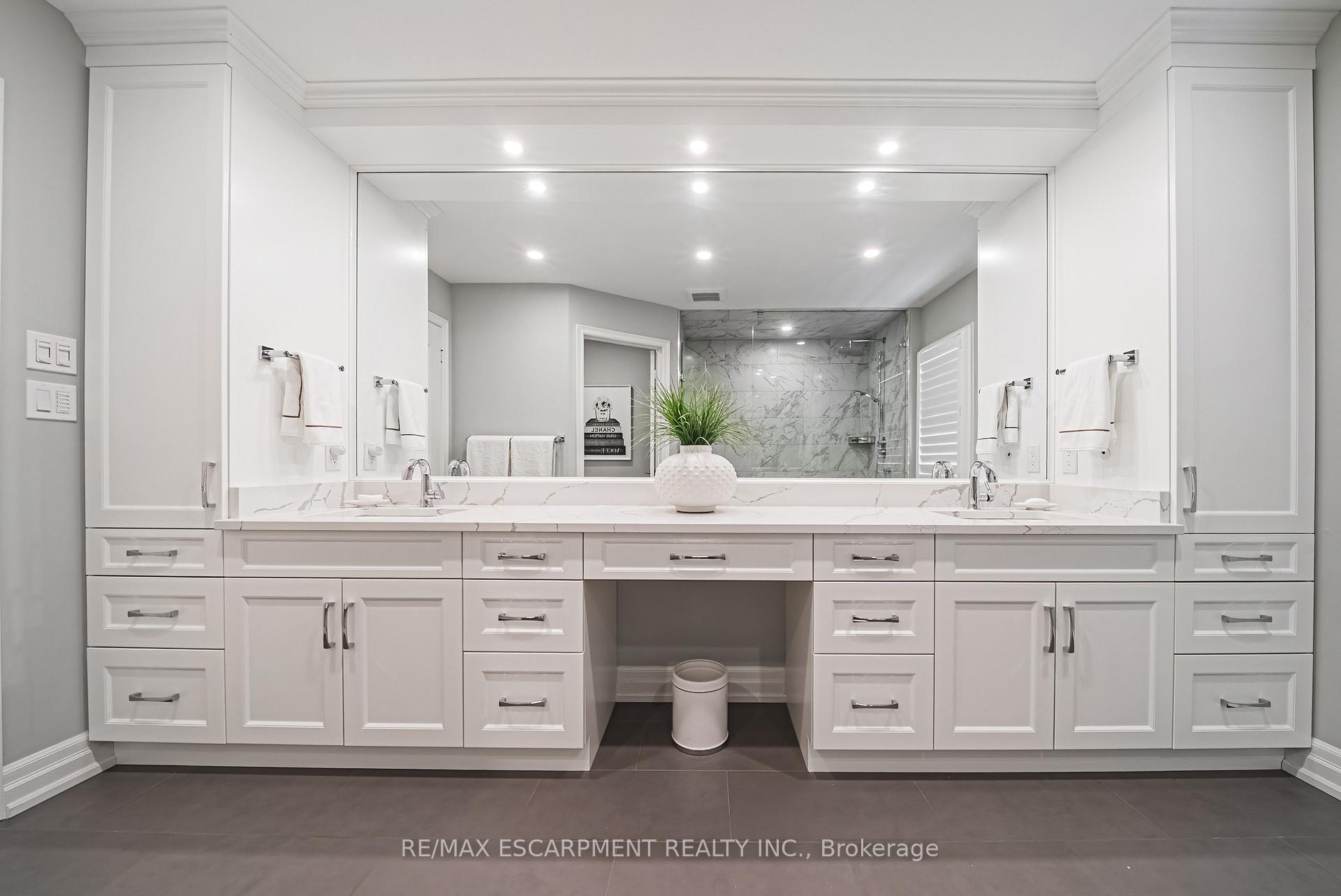 Photo 25 of Unit 19, 4211 Millcroft Park Drive, Burlington, Rose — HOMEH